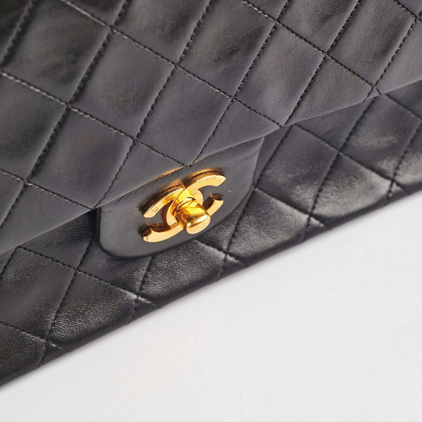 Chanel  M/L Classic Flap Lambskin Black- Series 2