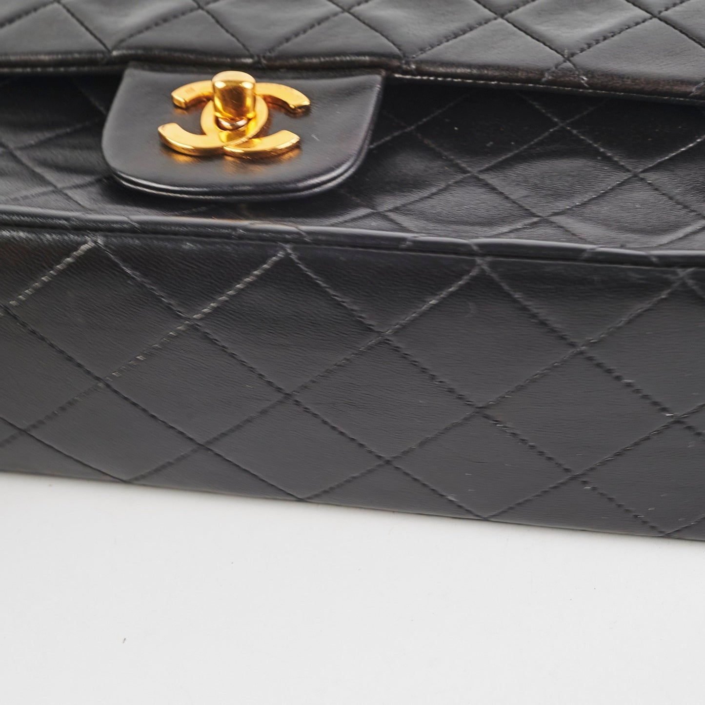 Chanel  M/L Classic Flap Lambskin Black- Series 2