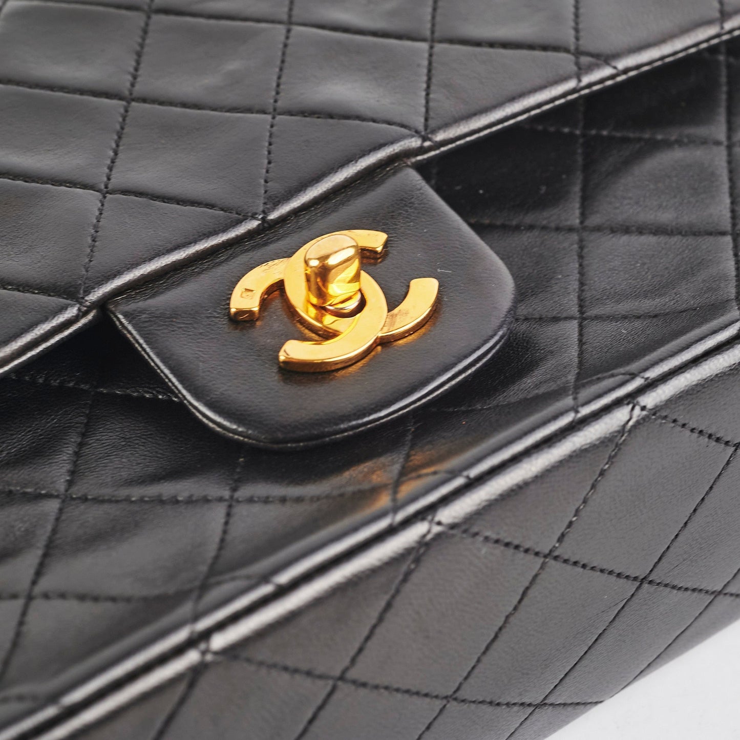 Chanel  M/L Classic Flap Lambskin Black- Series 2