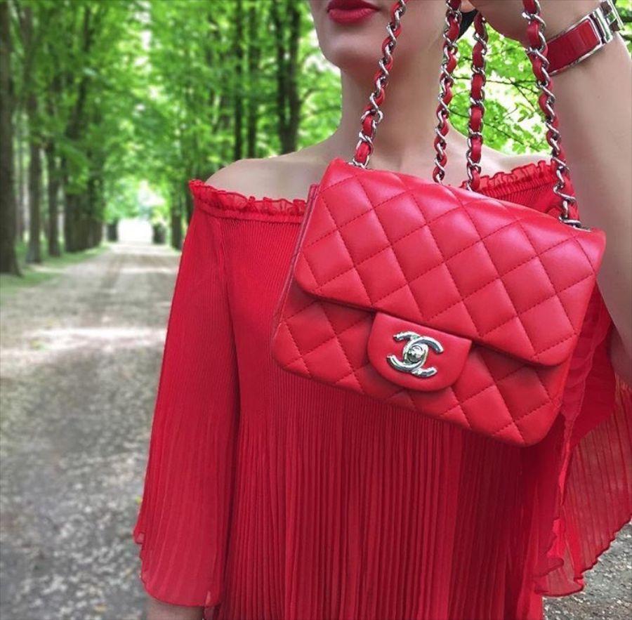 Chanel Classic Clutch With Chain  CWC Caviar Red SiLouis Vuittoner-Toned