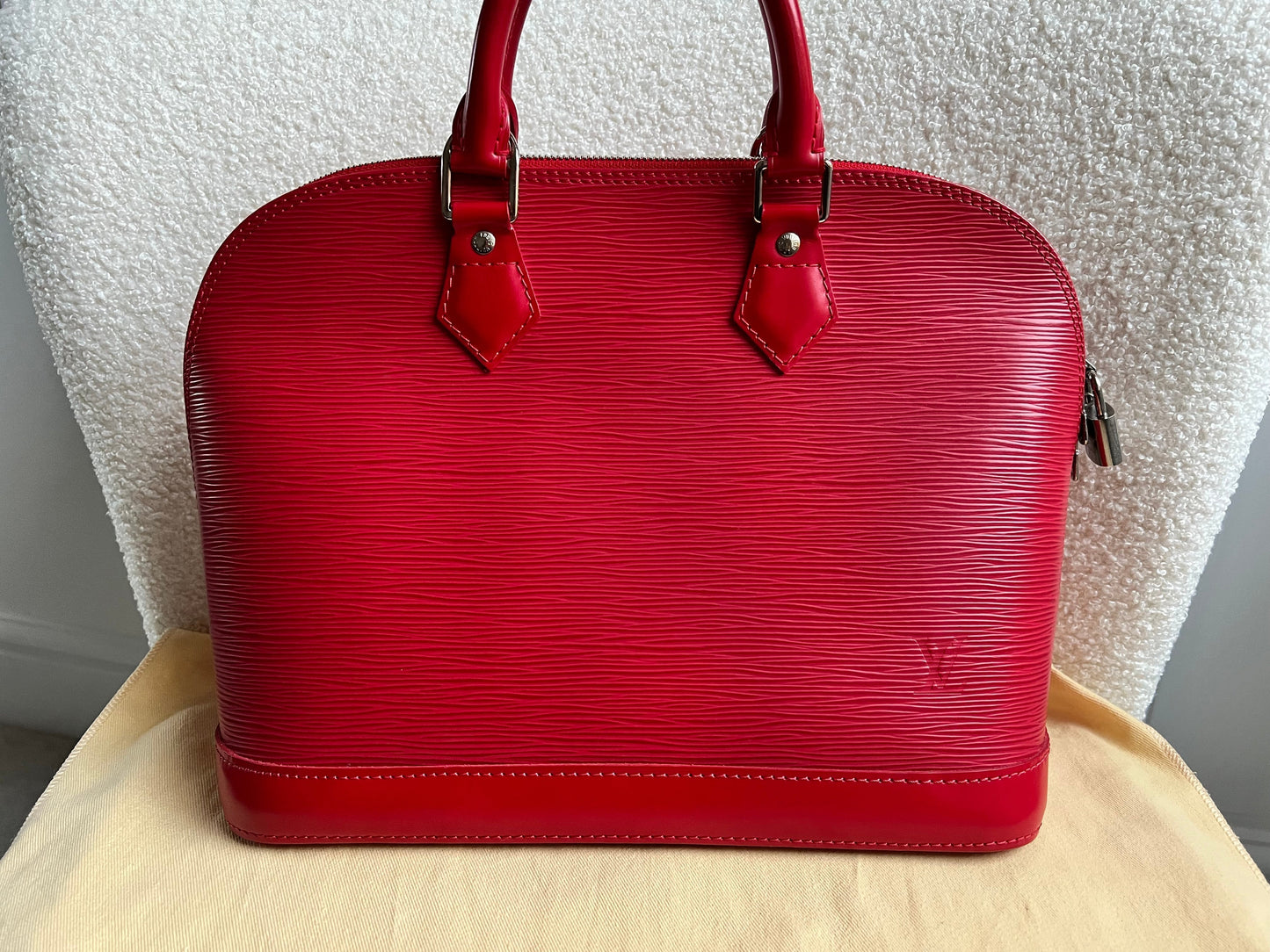 Louis Vuitton Alma PM Rouge Epi