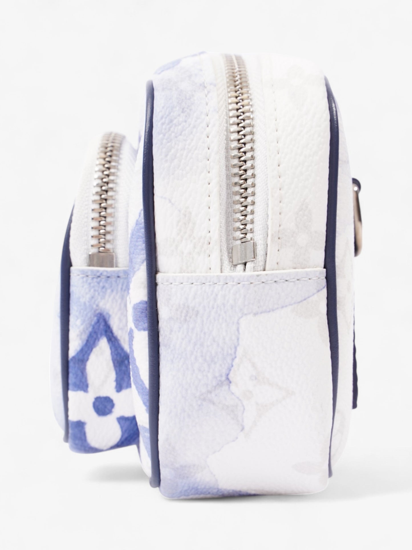 Louis Vuitton Outdoor Pouch White / Blue Coated Canvas