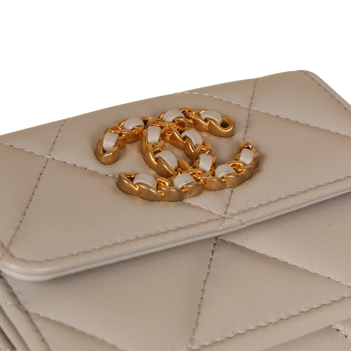 Chanel Chanel 19 Flap Purse