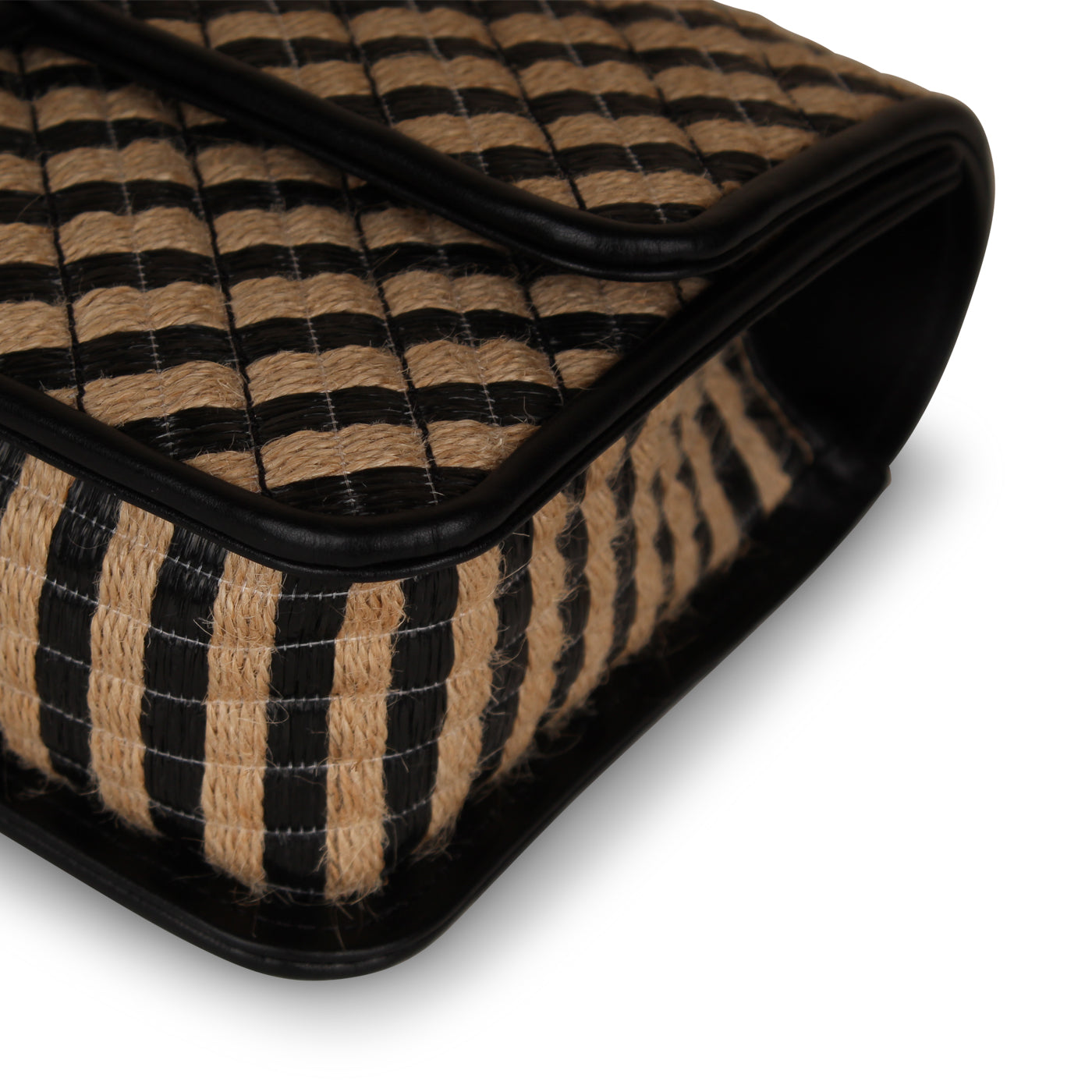 Chanel Classic Flap Bag Medium - Raffia