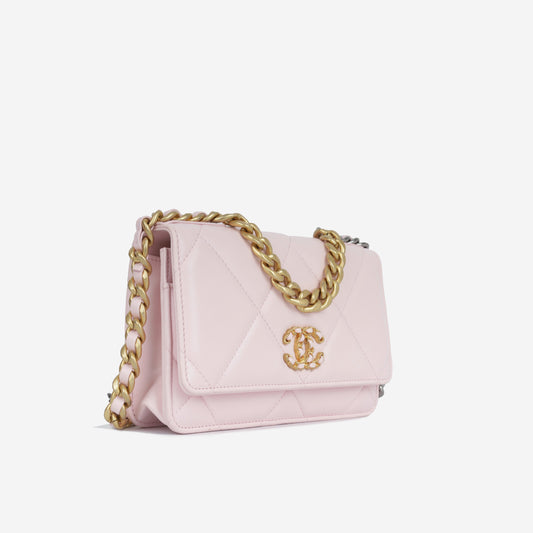 Chanel Chanel 19 WOC