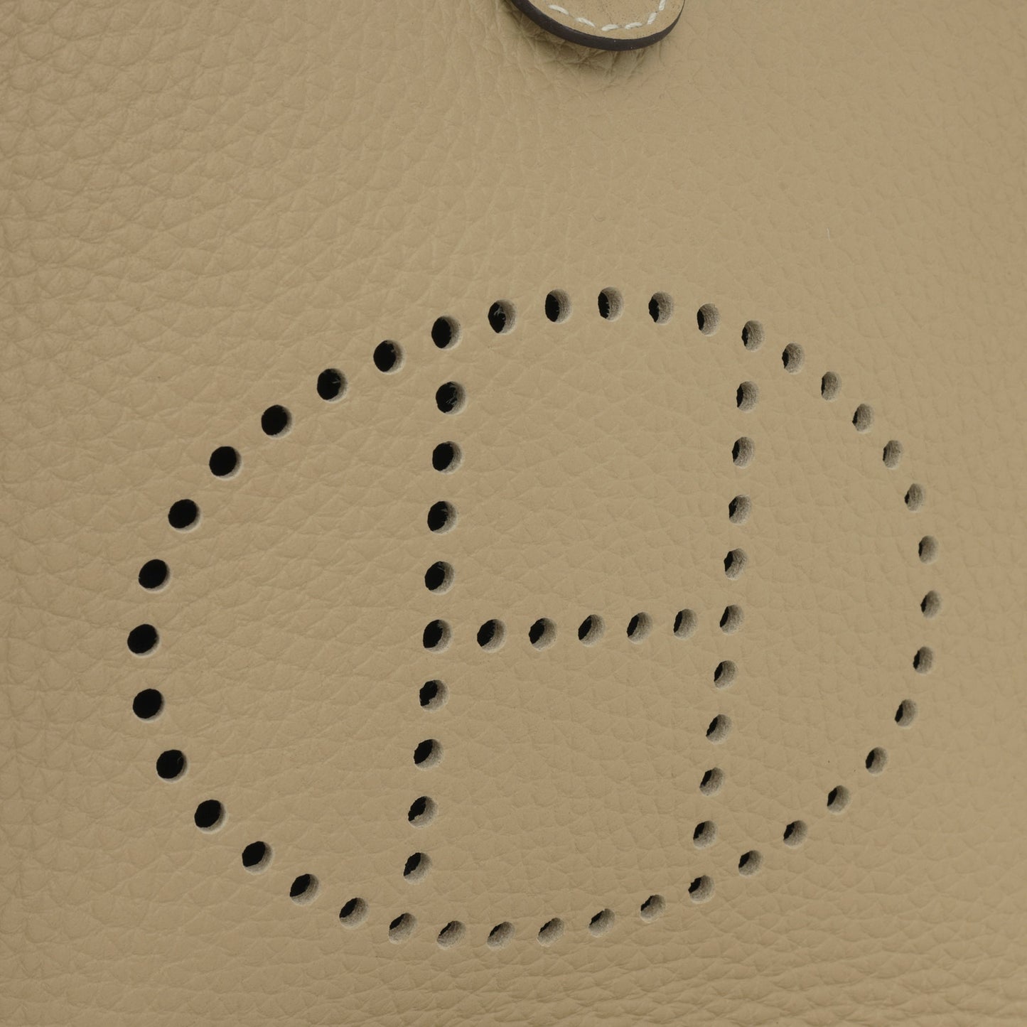 Hermès Mini Evelyne 16 - Trench Clemence | Gold Hardware