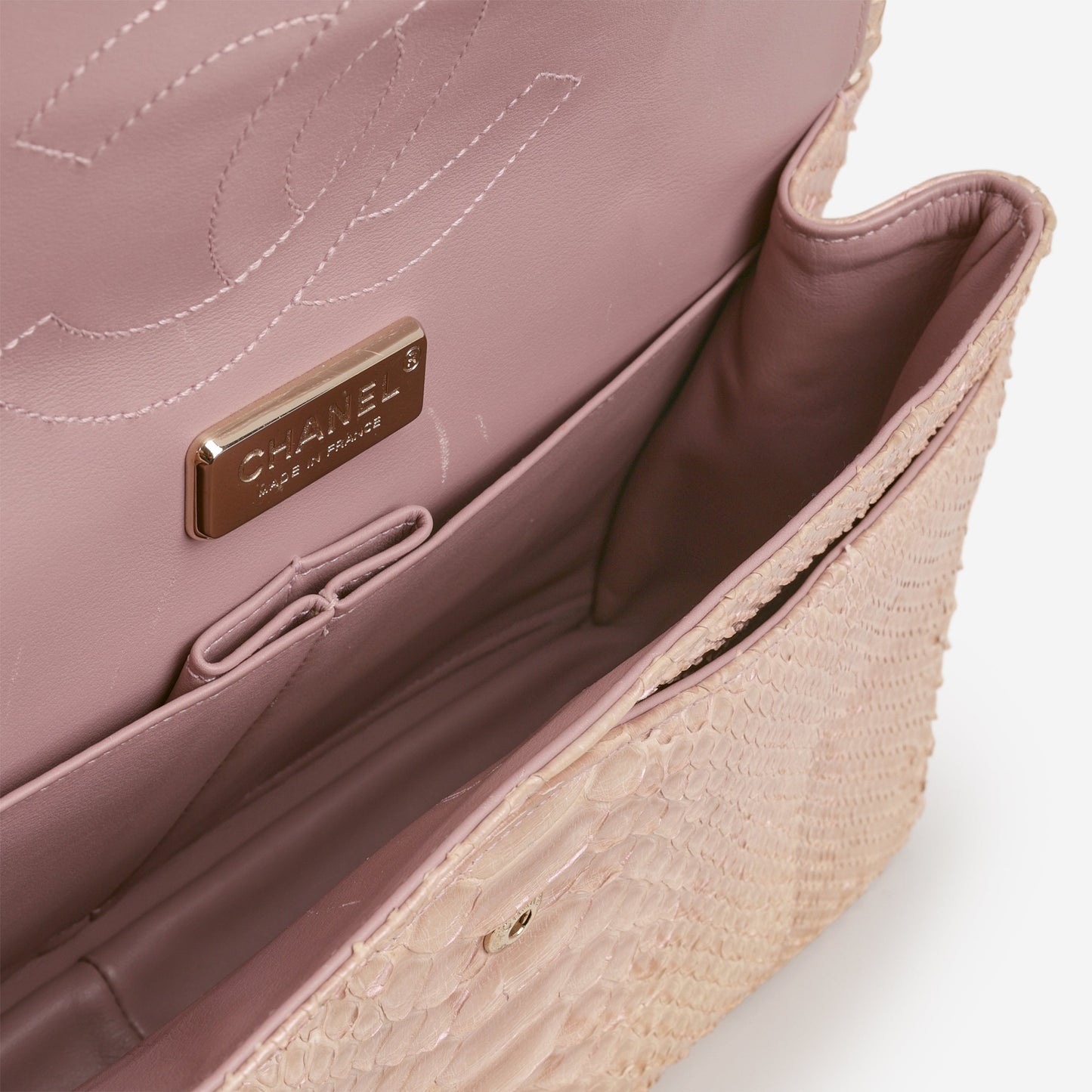Chanel Classic Jumbo Double Flap - Iridescent Pink Pyhton | Champagne Gold Hardware