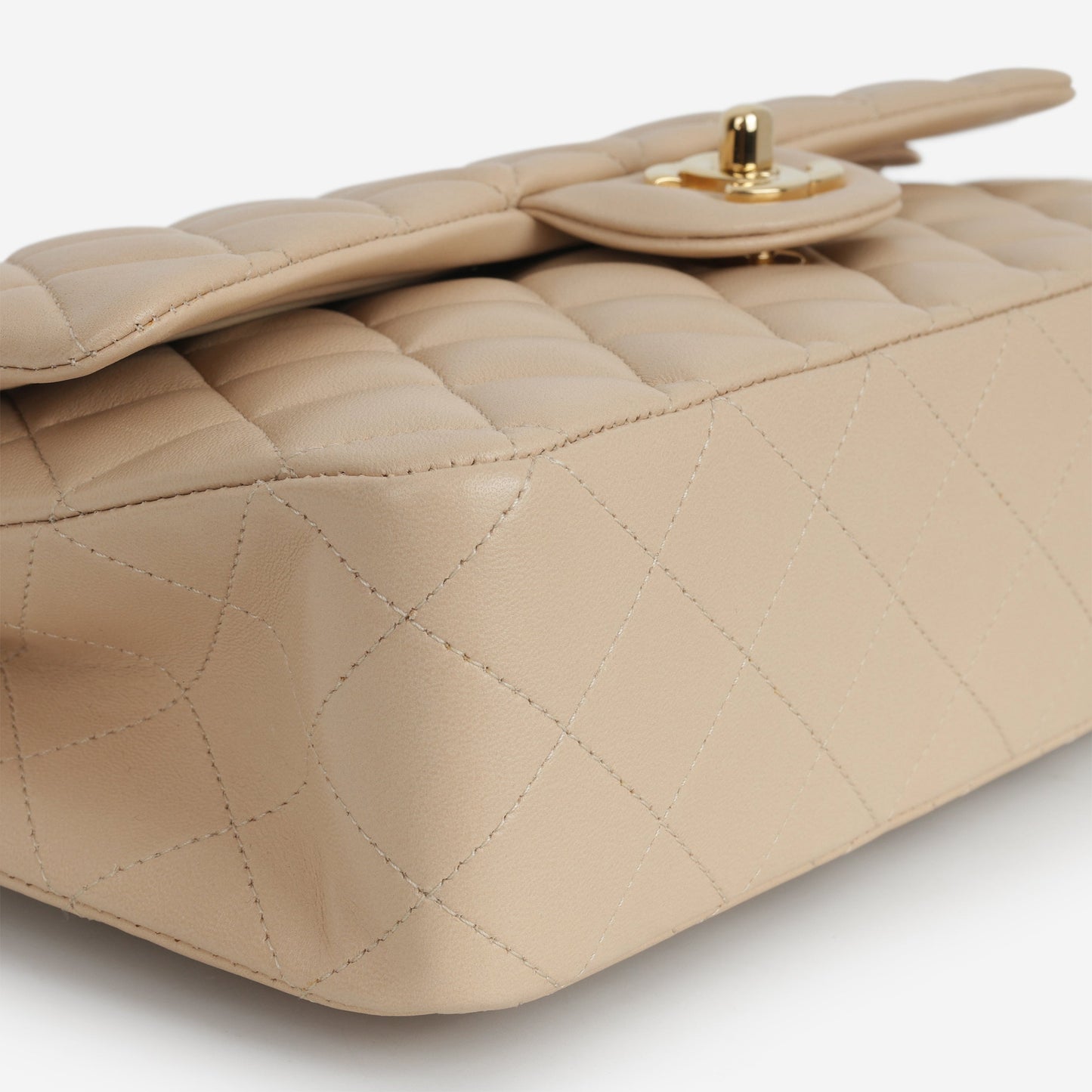 Chanel Medium Classic Flap - Beige Lambskin | Gold Hardware
