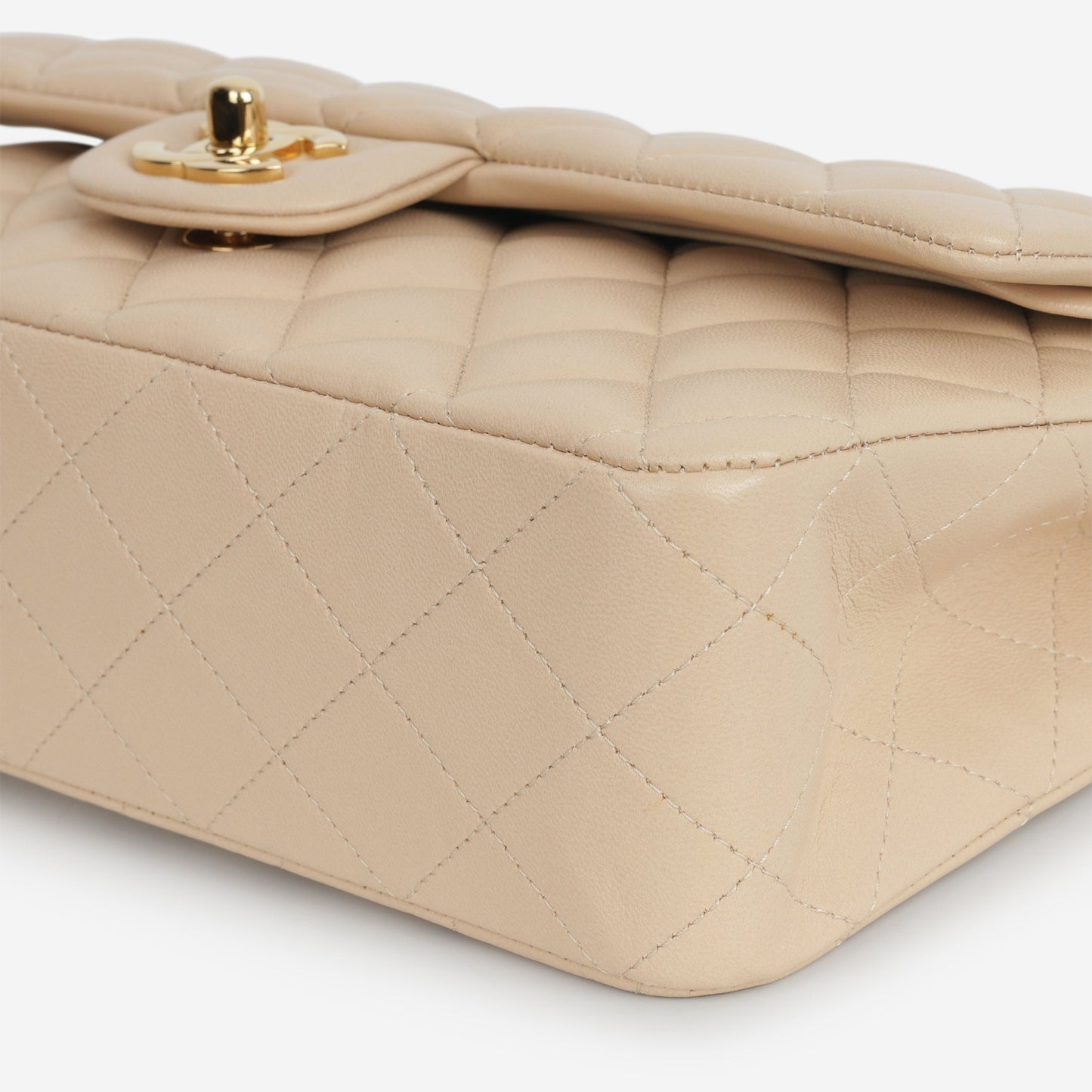 Chanel Medium Classic Flap - Beige Lambskin | Gold Hardware