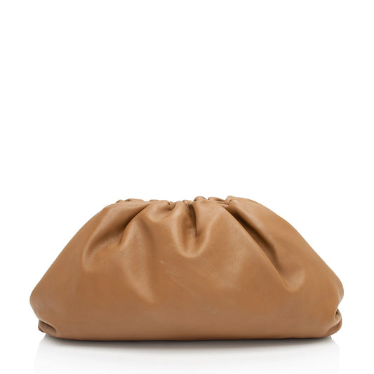 Luxury Bottega Veneta Calfskin The Pouch Clutch (SHF-MhxRoc)