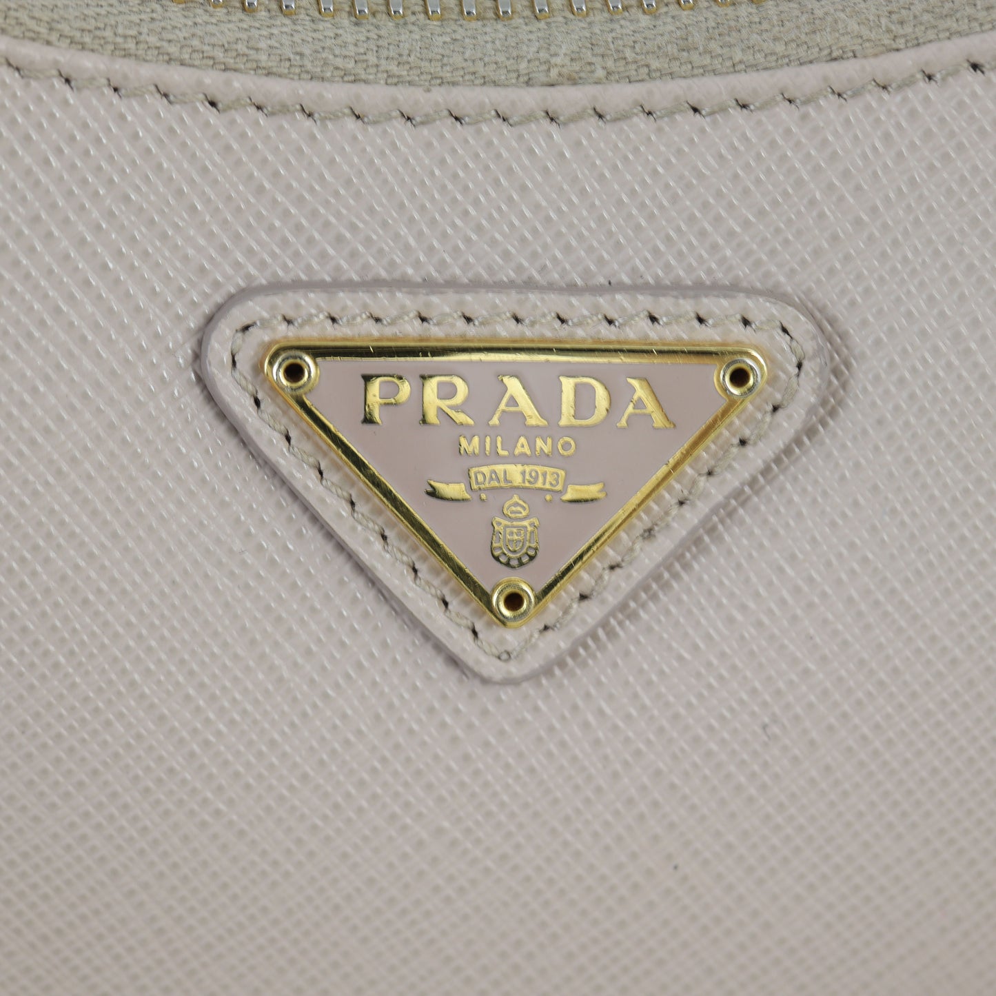 Prada Re-edition 2005 Saffiano Shoulder Bag