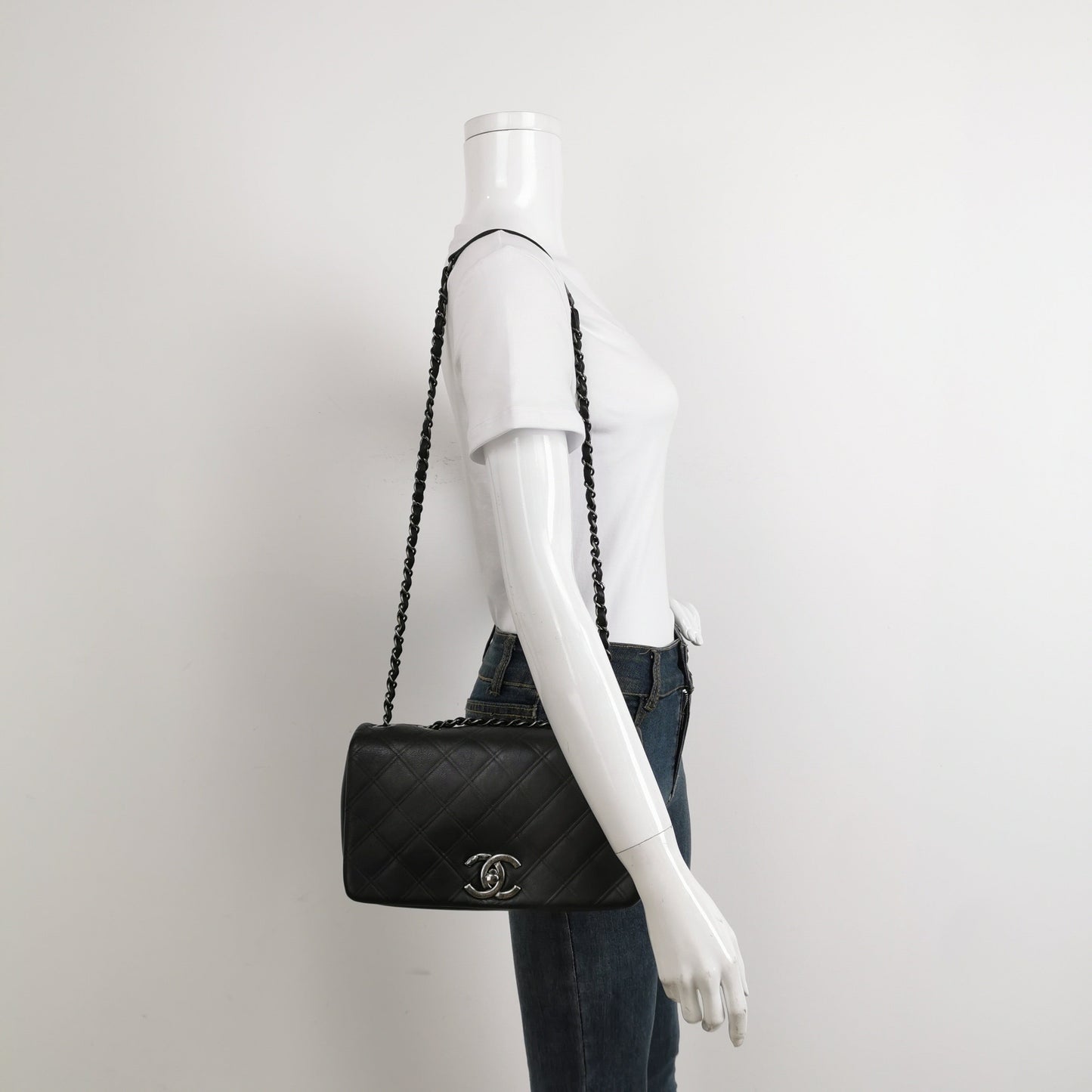 Chanel CC Matelasse Medium Black Calfskin Leather Single Flap Bag Silver Hardware