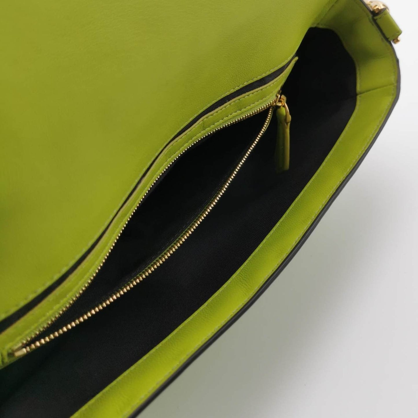 Fendi Baguette Lambskin Leather Crossbody Bag Medium Lime Green