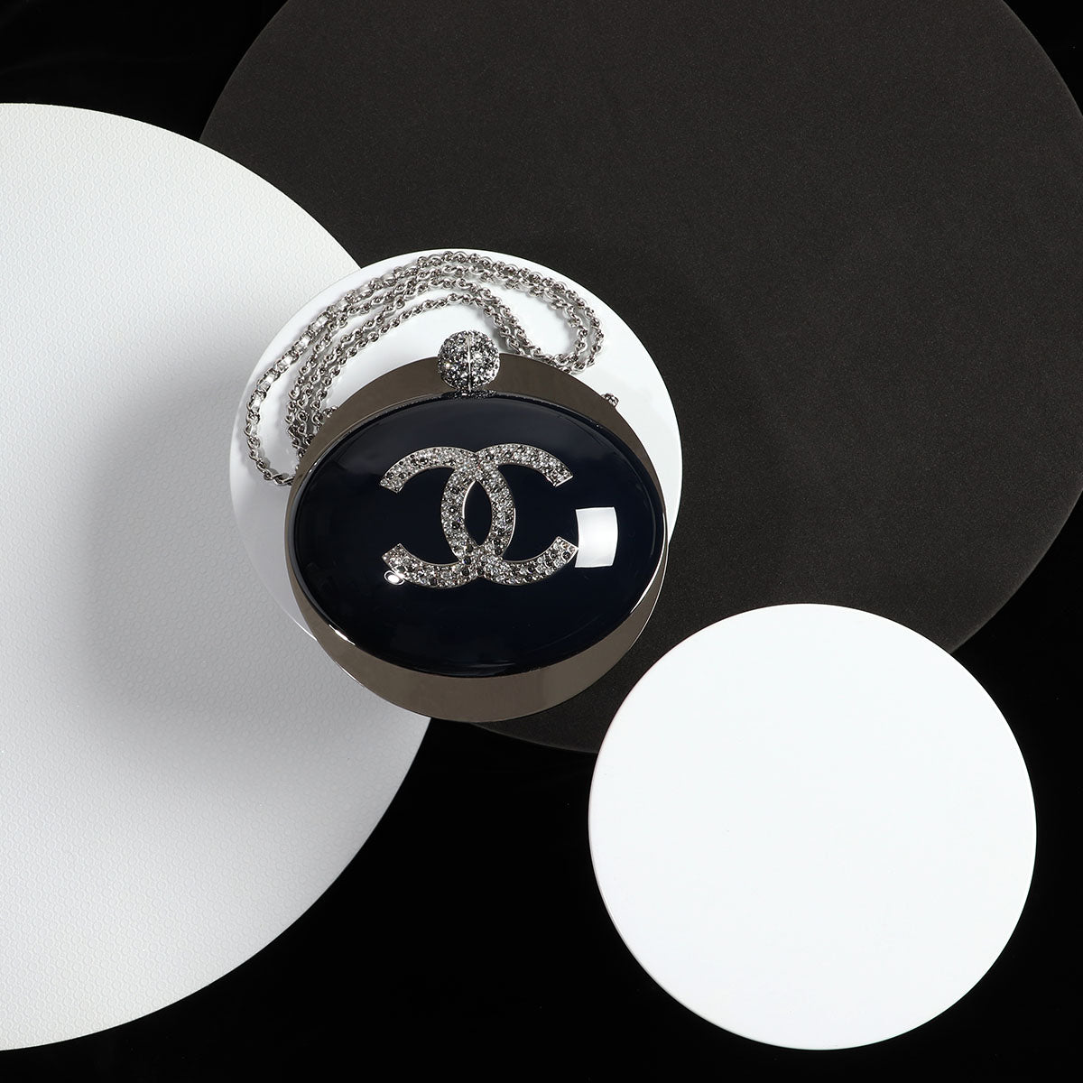 Chanel Navy Evening on the Moon MinaudiÃ¨re