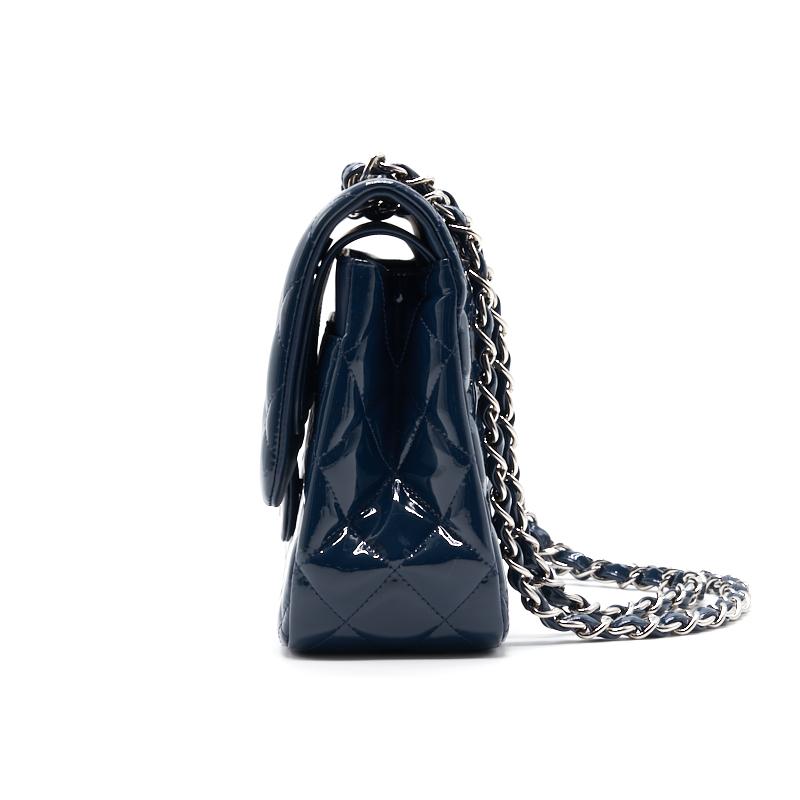 Chanel Classic Jumbo Double Flap Shoulder Bag