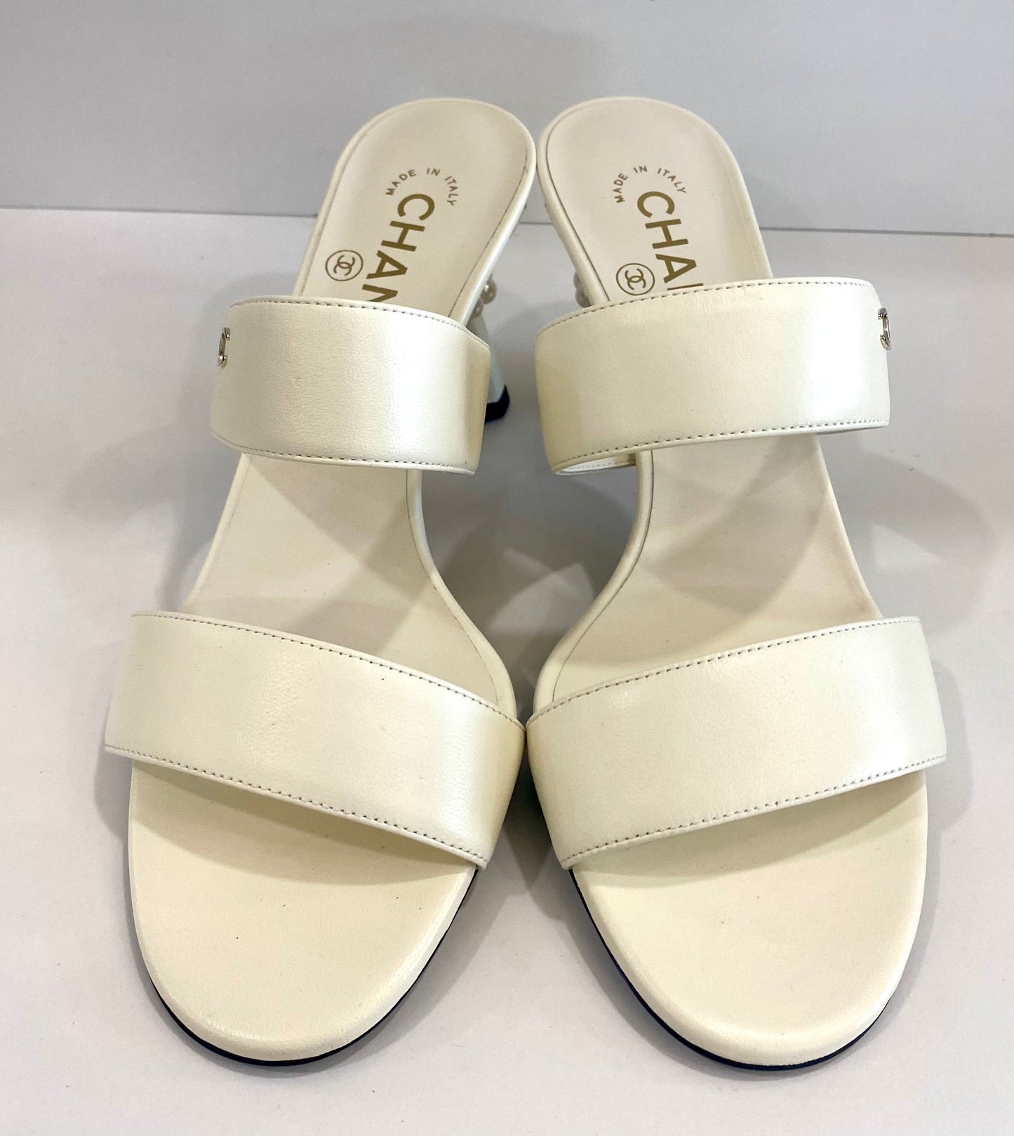 CHANEL CC FAUX PEARL EMBELLISHED HEEL MULE SANDALS