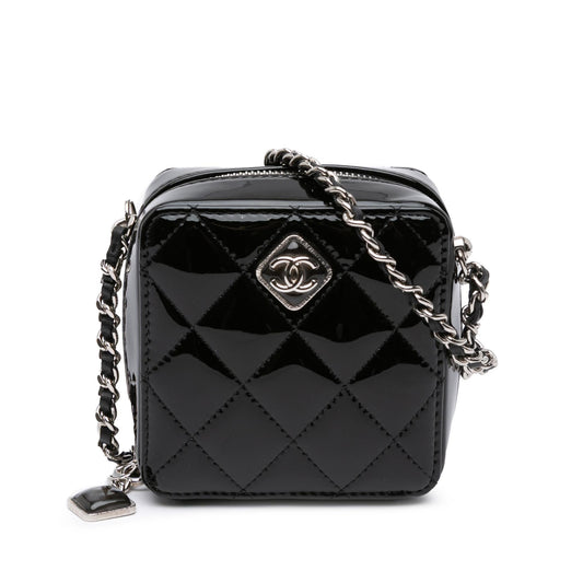 Chanel CC Quilted Patent Diamond Resin Clutch With Chain