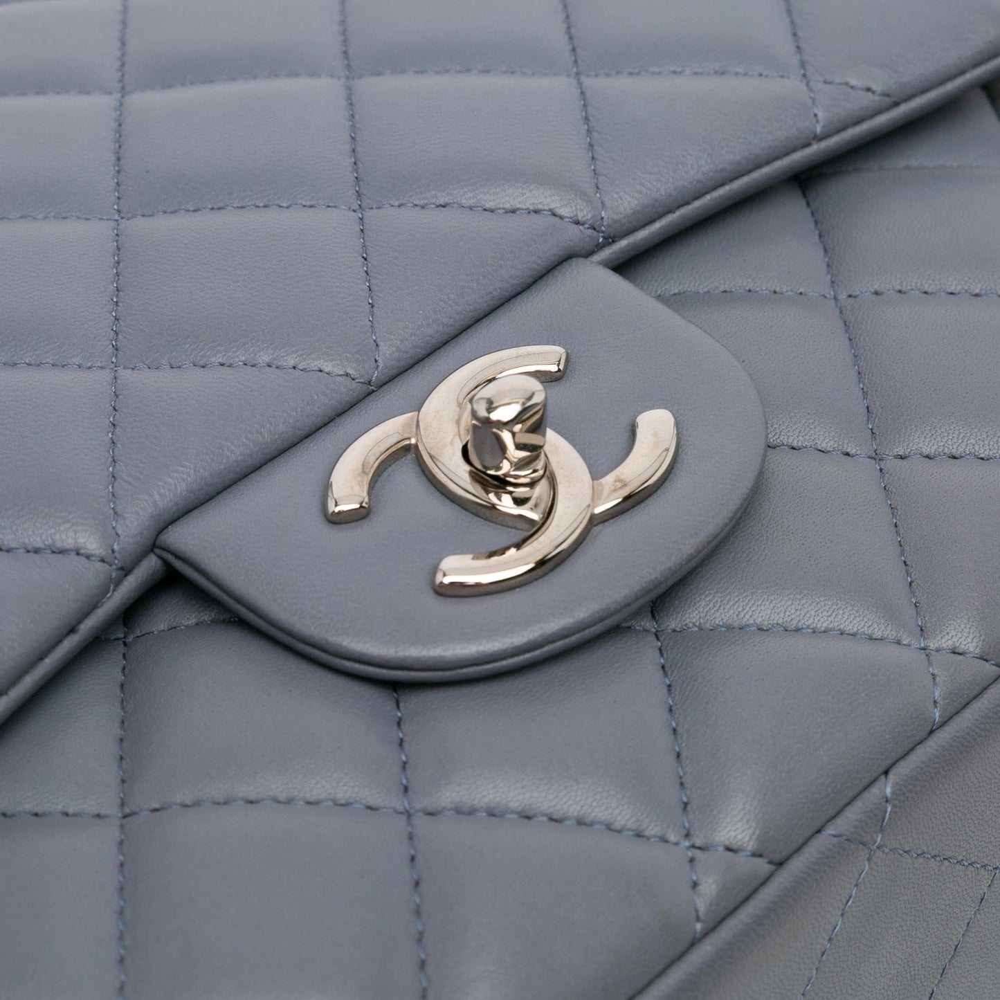Chanel Maxi Classic Lambskin Double Flap (SHG-T5w6E8) Shoulder Bag