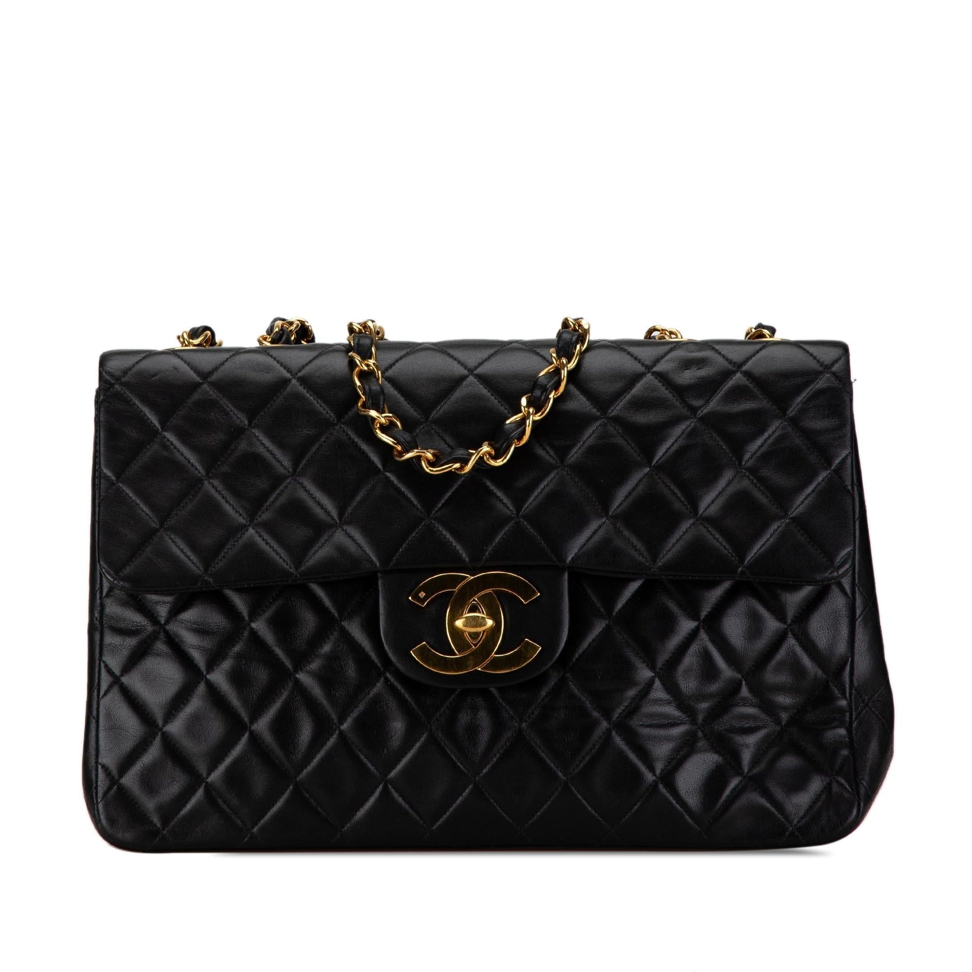Chanel Maxi Classic Lambskin Single Flap (SHG-kQKahZ) Shoulder Bag