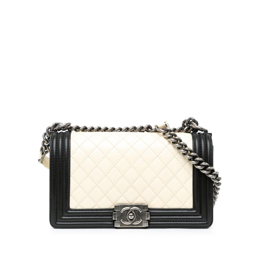 Chanel Medium Bicolor Lambskin Boy Flap (SHG-qI2Oyf) Crossbody