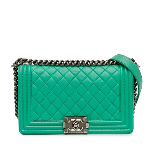 Chanel Medium Calfskin Boy Flap (SHG-v8zN8a) Crossbody