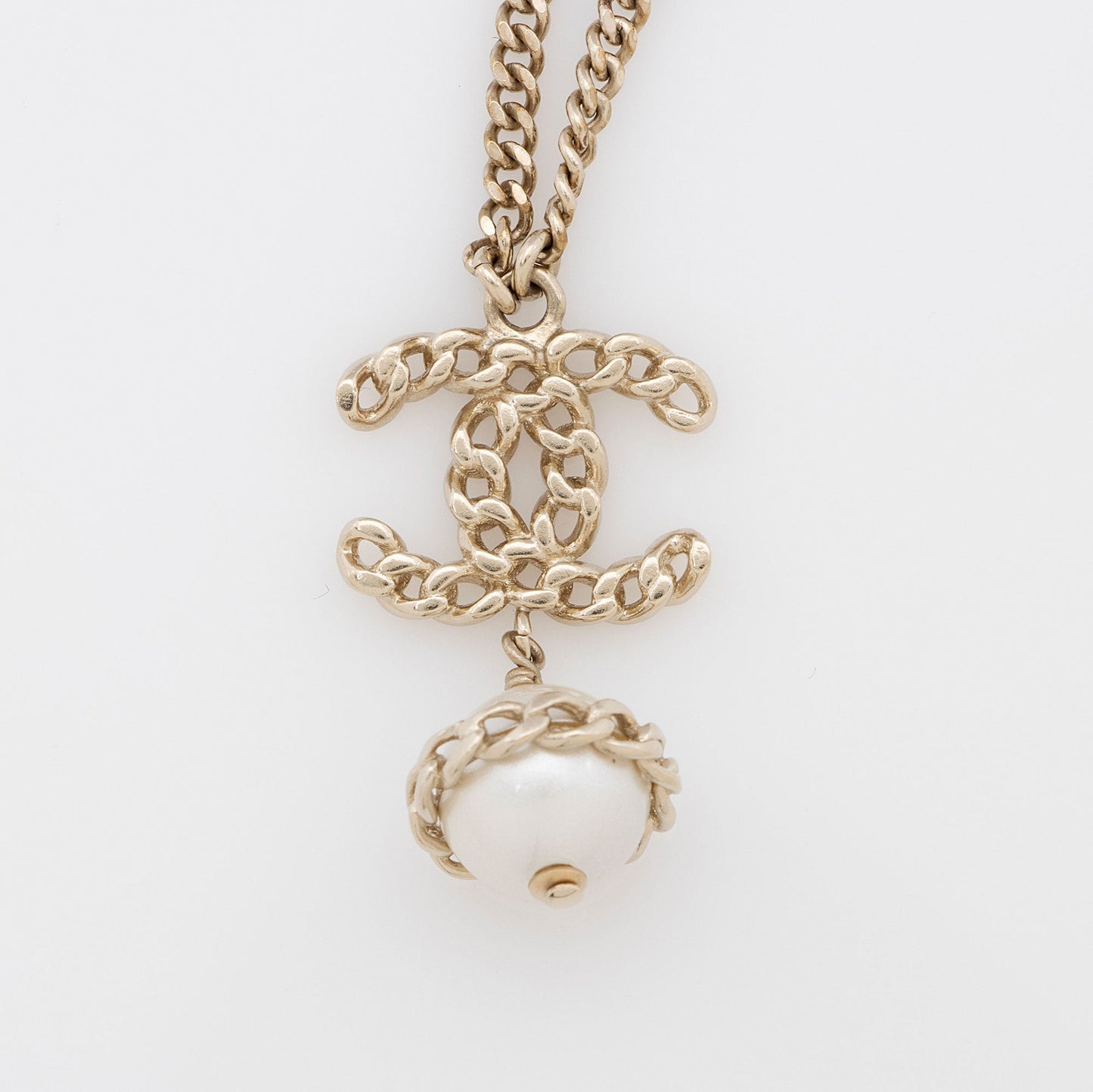 Chanel Pearl CC Drop Necklace (SHF-7mYRgA)