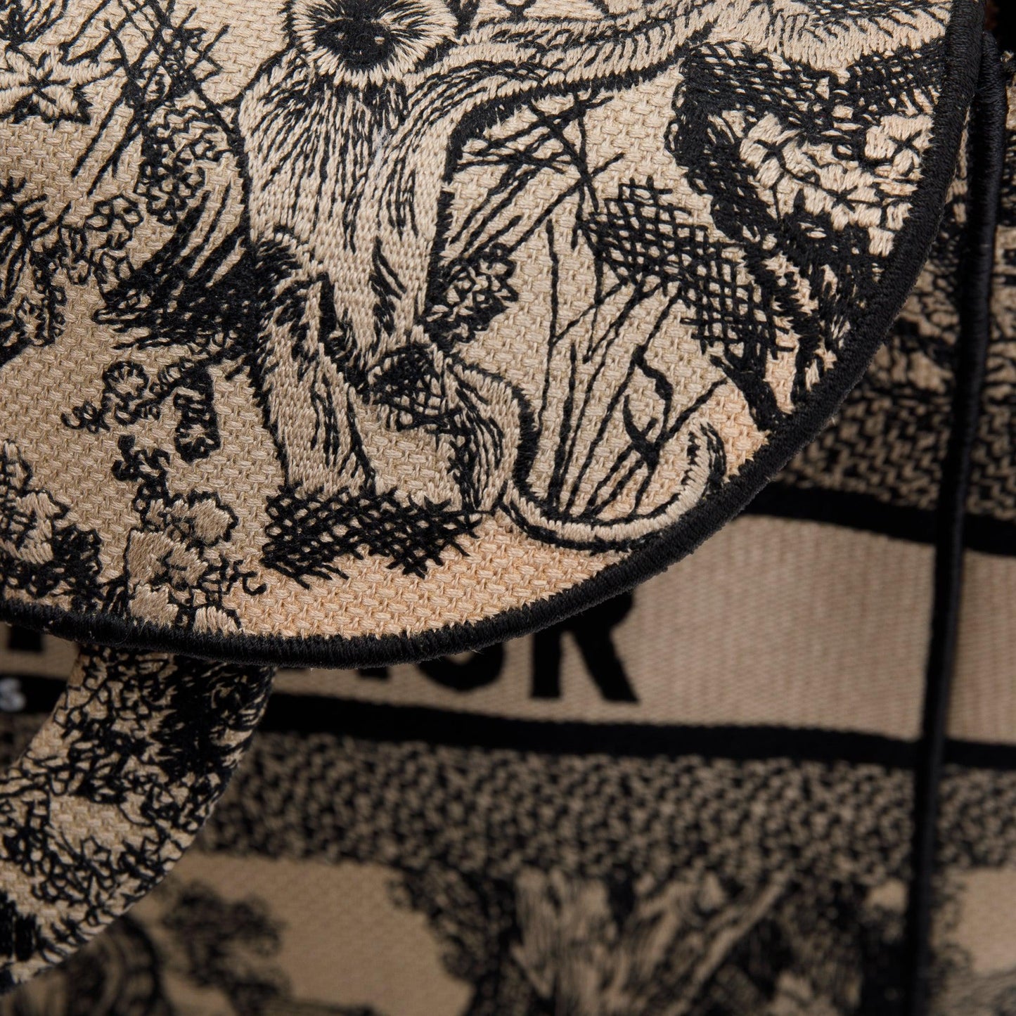 Christian Dior 2022 Beige & Black Toile De Jouy Soleil Embroidery Medium Lady D-Lite Bag