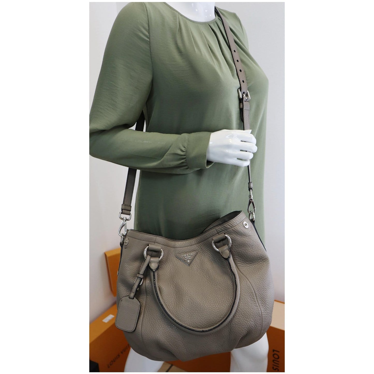 PRADA Vitello Daino Leather Tote Crossbody Bag Taupe BN2792