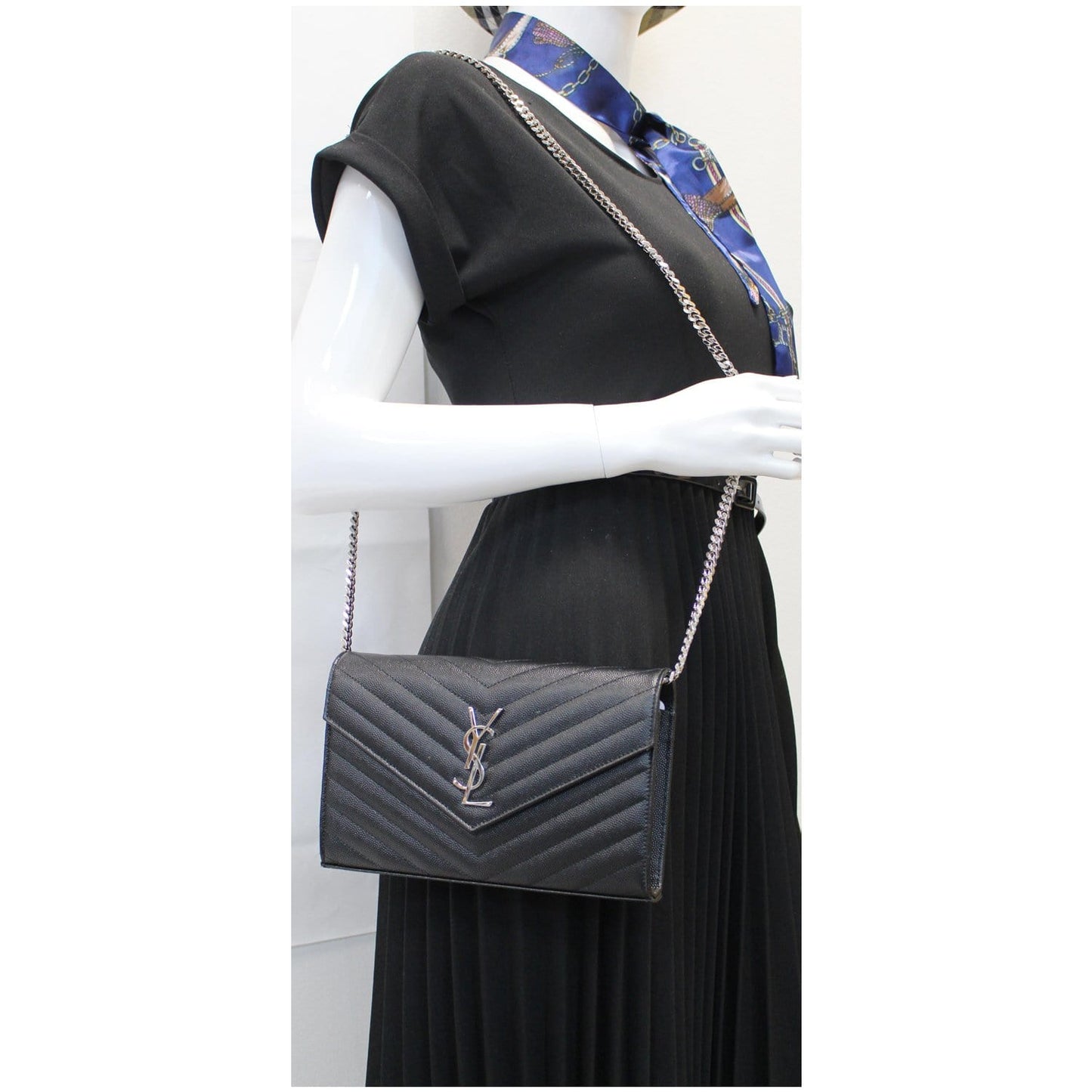 YVES SAINT LAURENT Envelope Leather Crossbody Chain Wallet Black