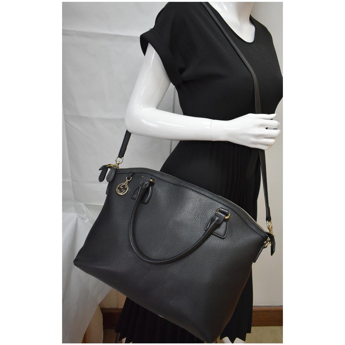 GUCCI Dome Large GG Charm Pebbled Leather Satchel Bag Black 449660