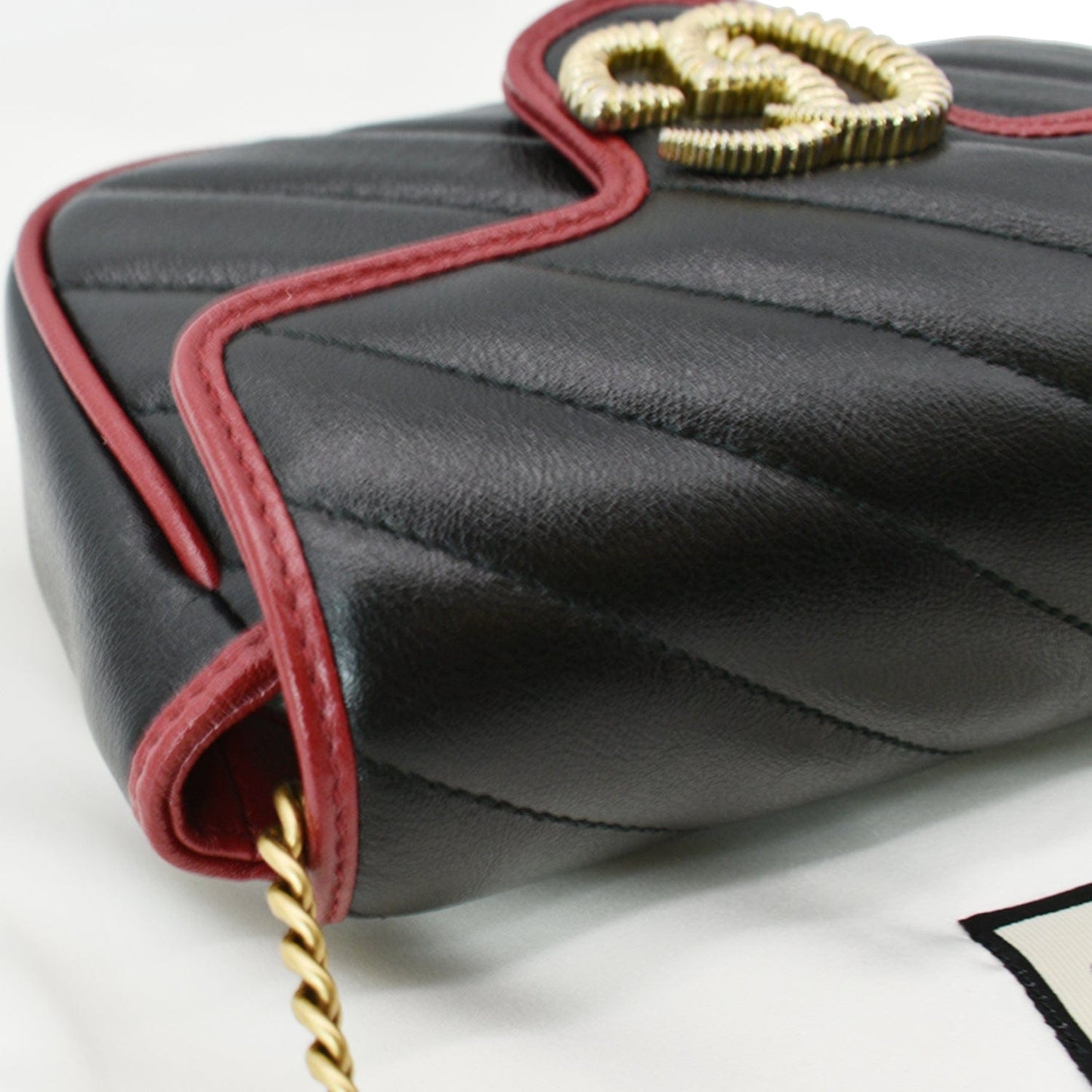 GUCCI GG Marmont Mini Matelass? Leather Shoulder Crossbody Bag Black/Cerise 574969