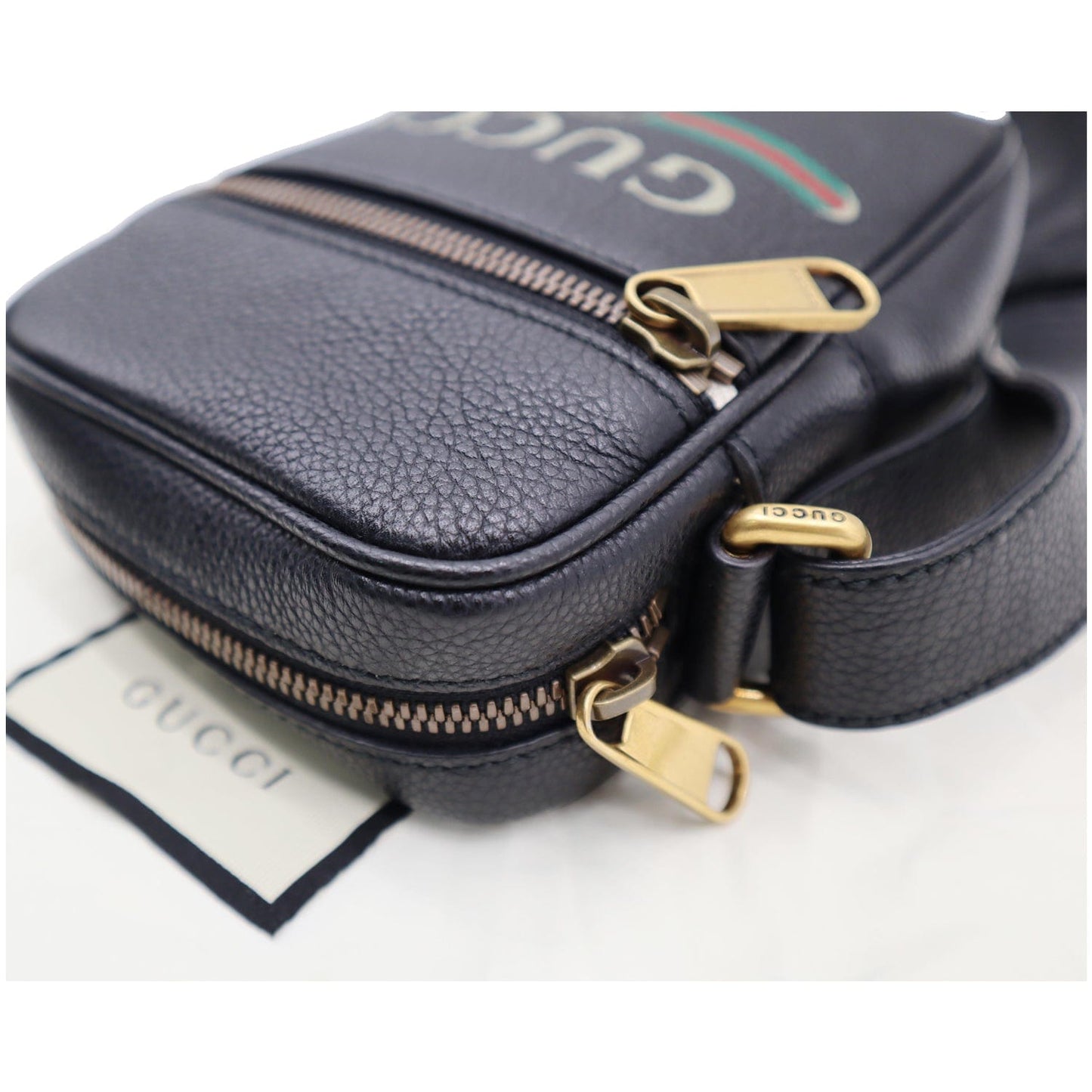 GUCCI Logo Grained Calfskin Leather Messenger Bag Black 574803