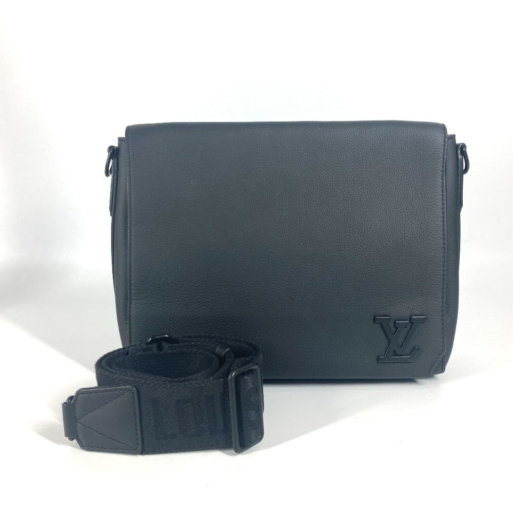 LOUIS VUITTON Shoulder Bag M57080 , grain leather black LV Aerogram takeoff messenger