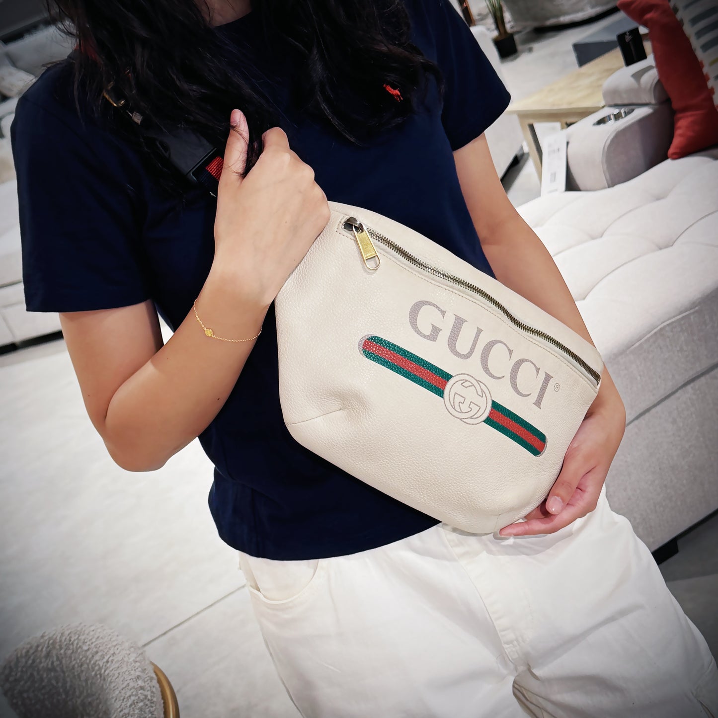 Gucci Uni  Small Logo Print White Leather Messenger Belt Bag TWS