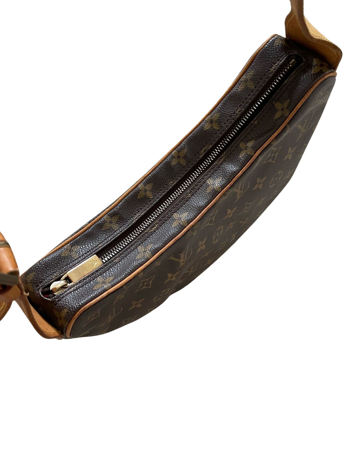 Louis Vuitton Croissant MM Monogram