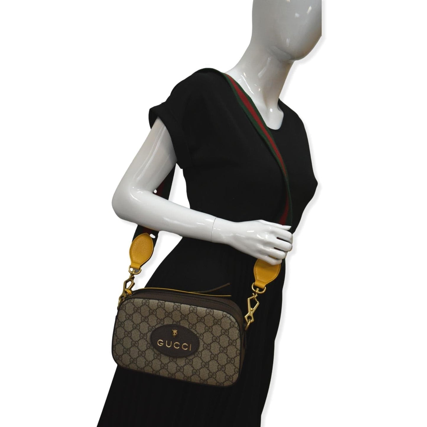 GUCCI Neo   GG Supreme Canvas Messenger Bag Beige 476466