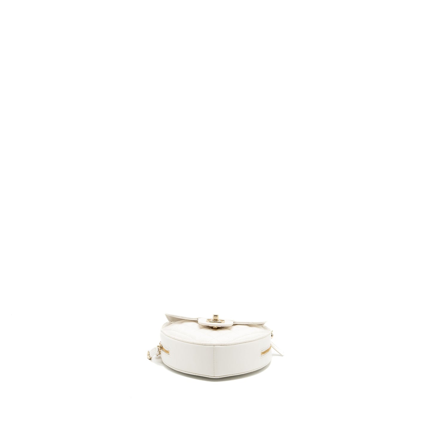 Chanel 22S heart bag lambskin white L (microchip)