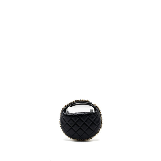 Chanel 23C round Clutch lambskin black  (microchip)