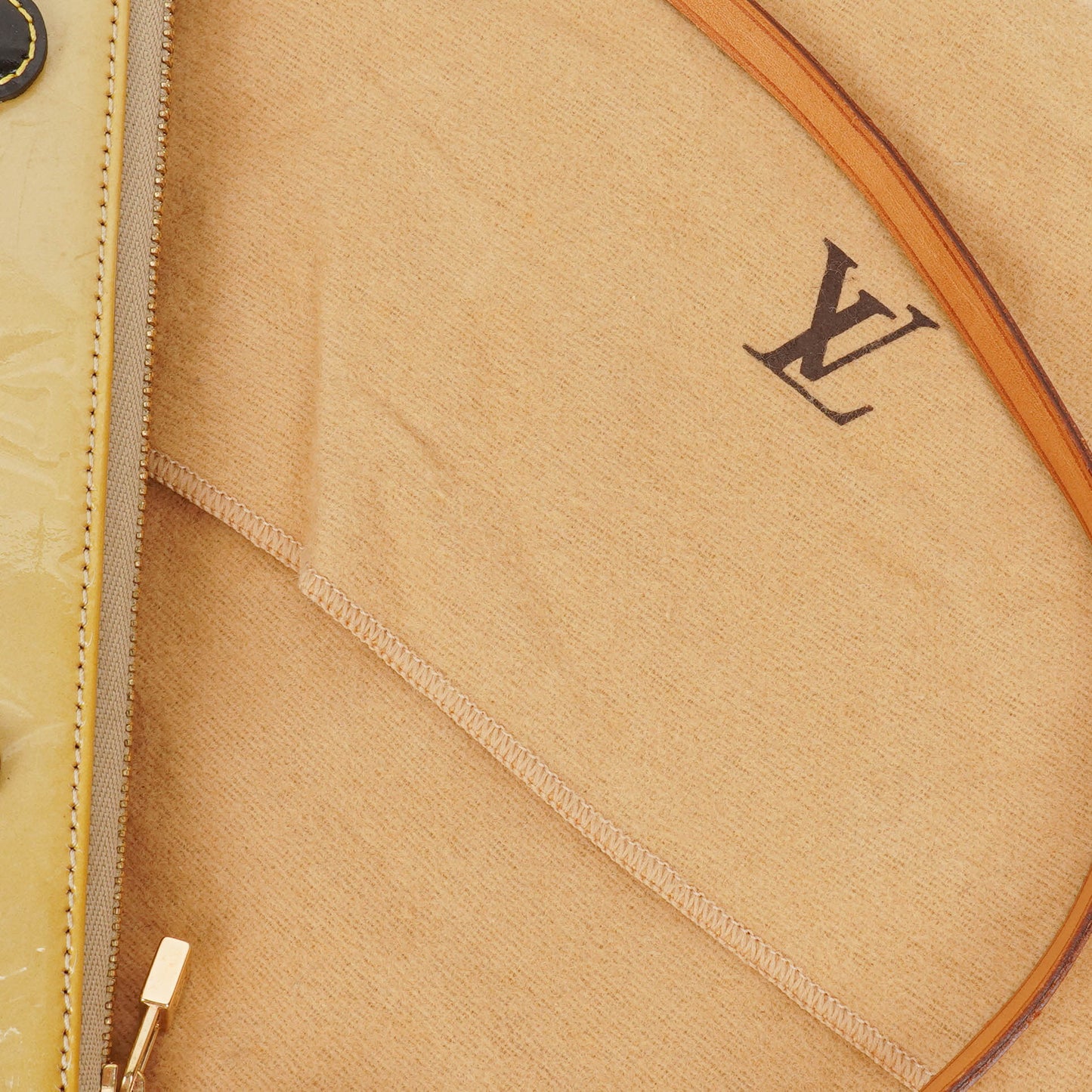Louis Vuitton Vernis Lexington Fleurs Pochette
