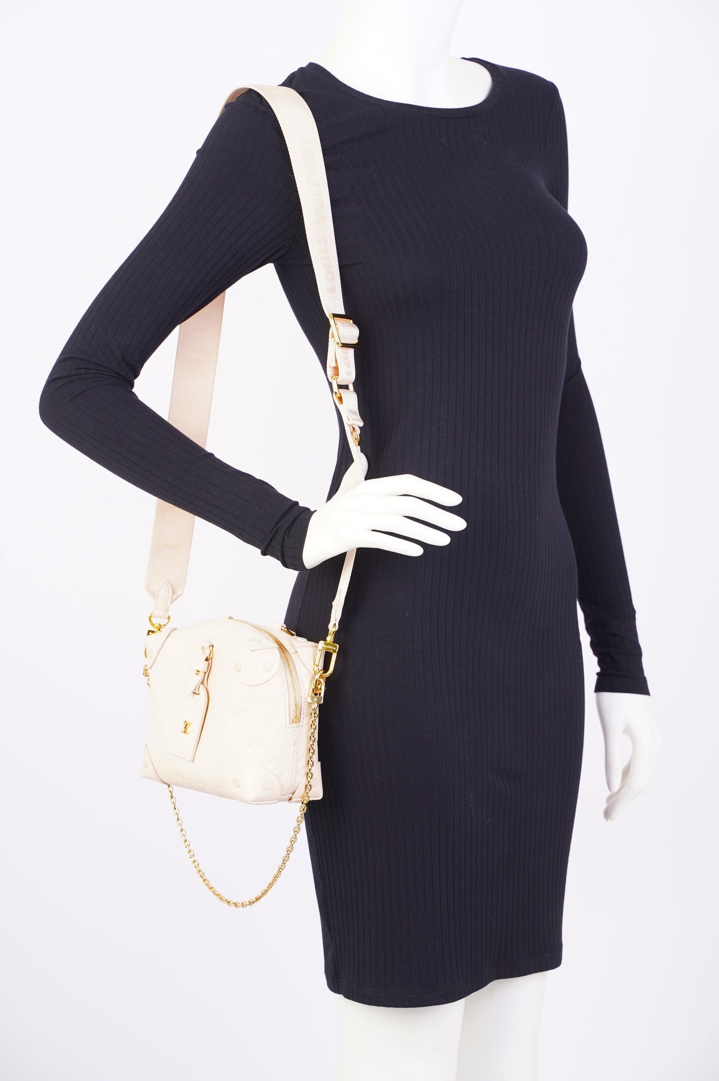 LOUIS VUITTON MALLE SOUPLE EMPREINTE EMBOSSED WHITE LEATHER