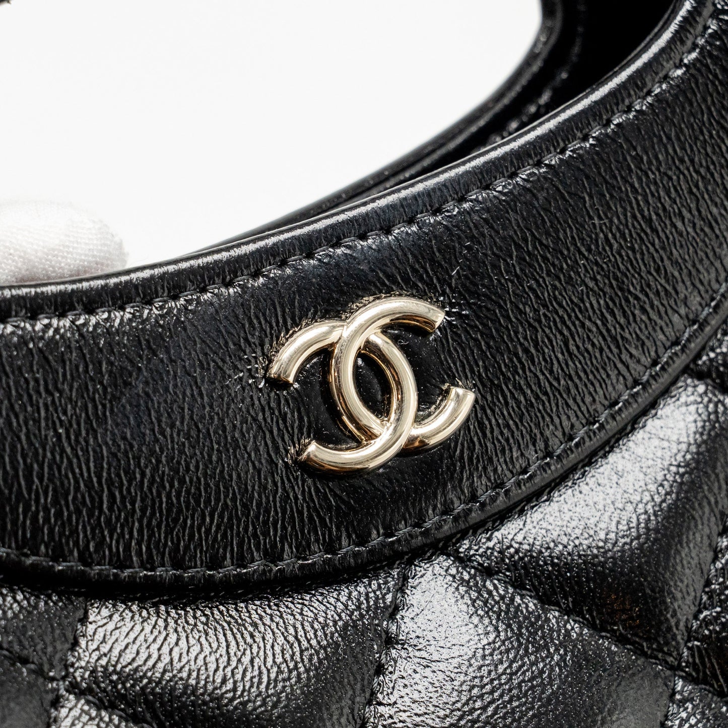 Chanel Mini 31 Clutch with Chain shiny lambskin black L (microchip)