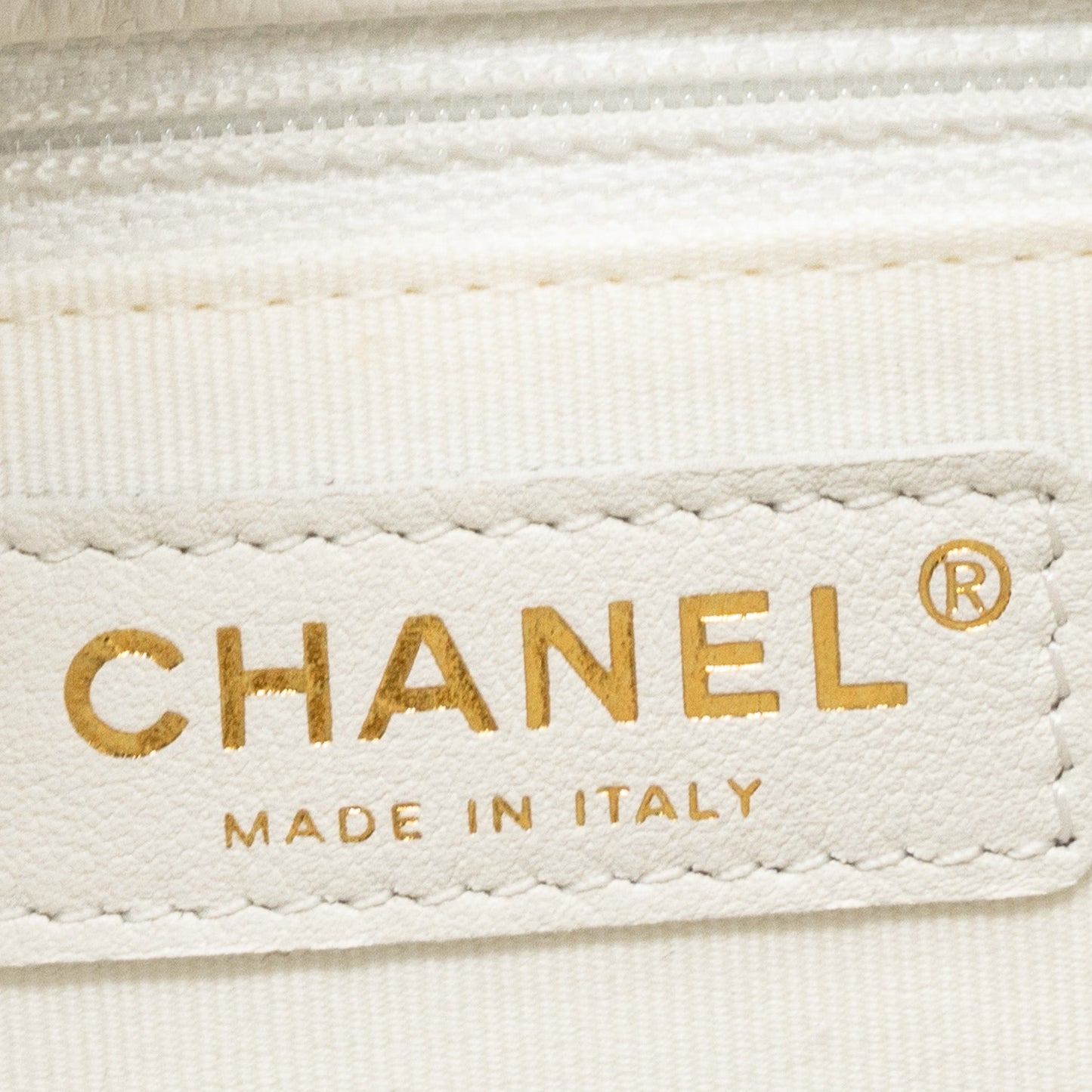 Chanel 22s mini backpack Grained calfskin white L(Microchip)