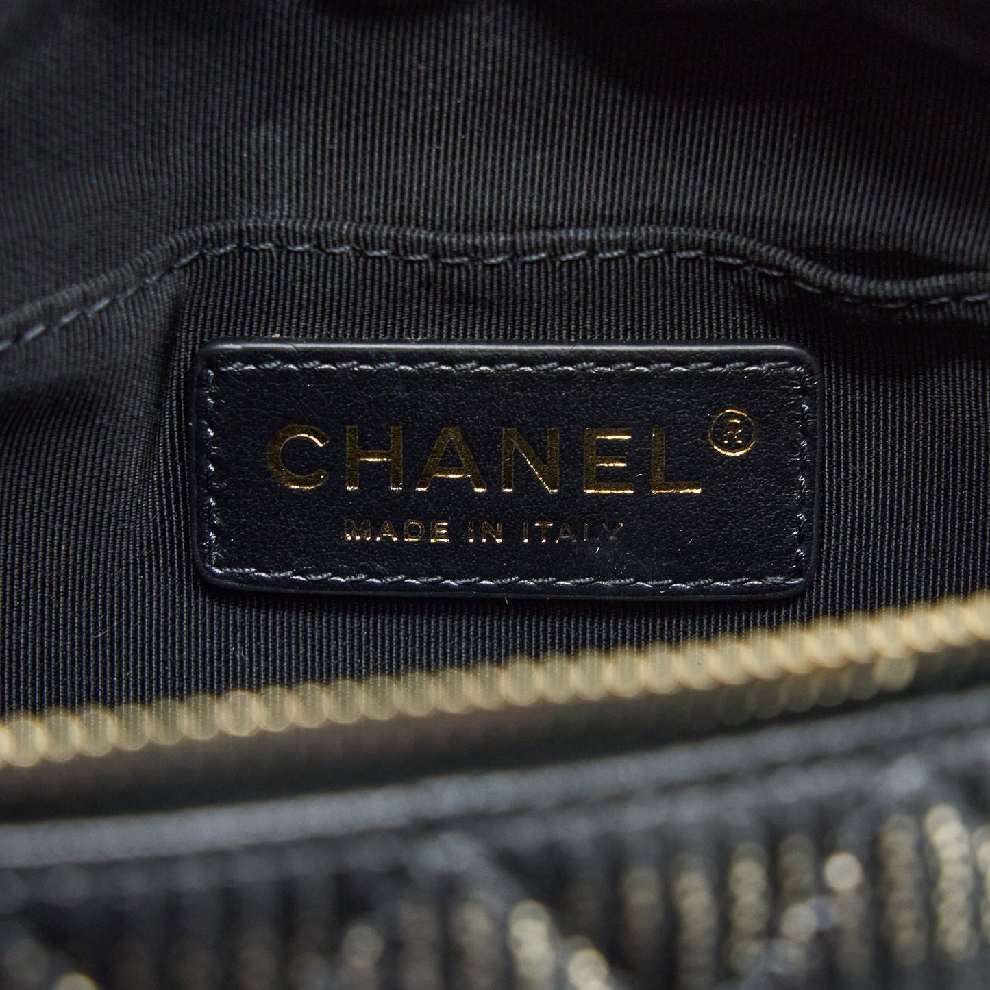Chanel Seasonal Waist Bag Calfskin Black/Gold