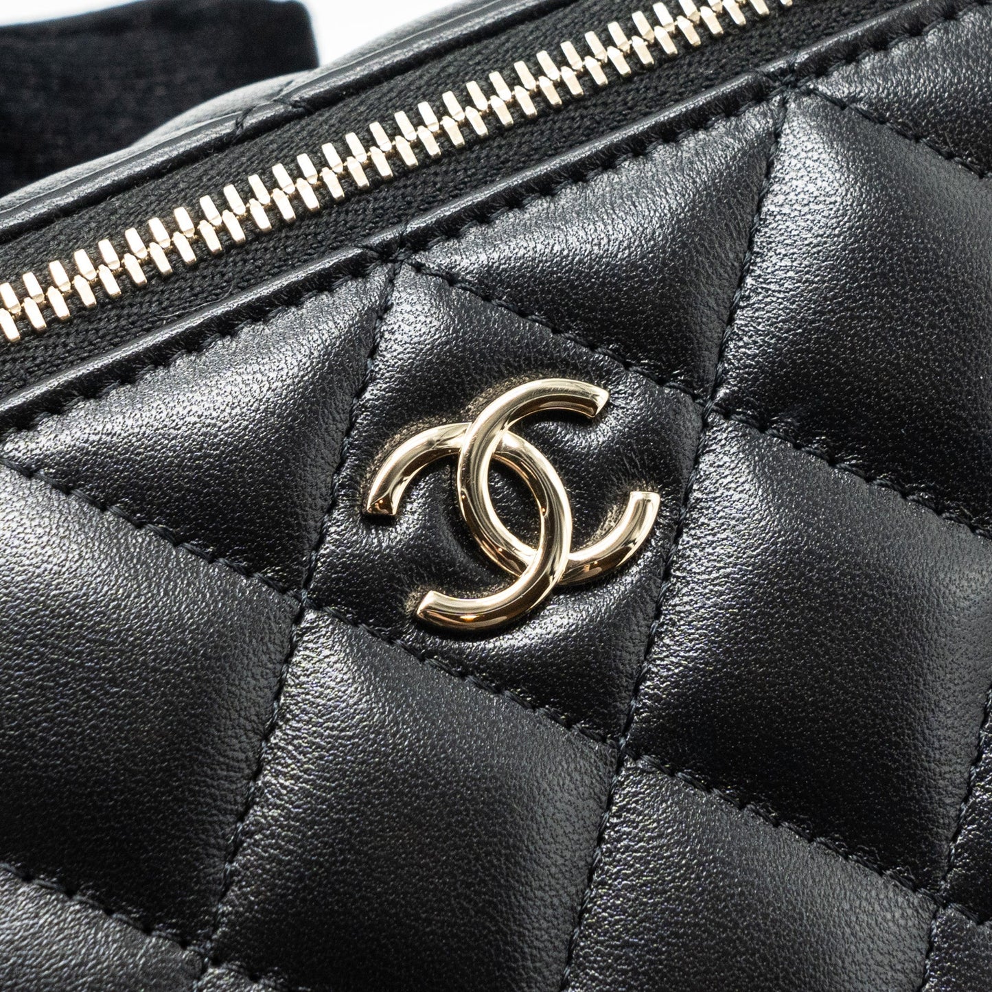 Chanel Top Handle Long Vanity With Chain Lambskin Black L(Microchip)
