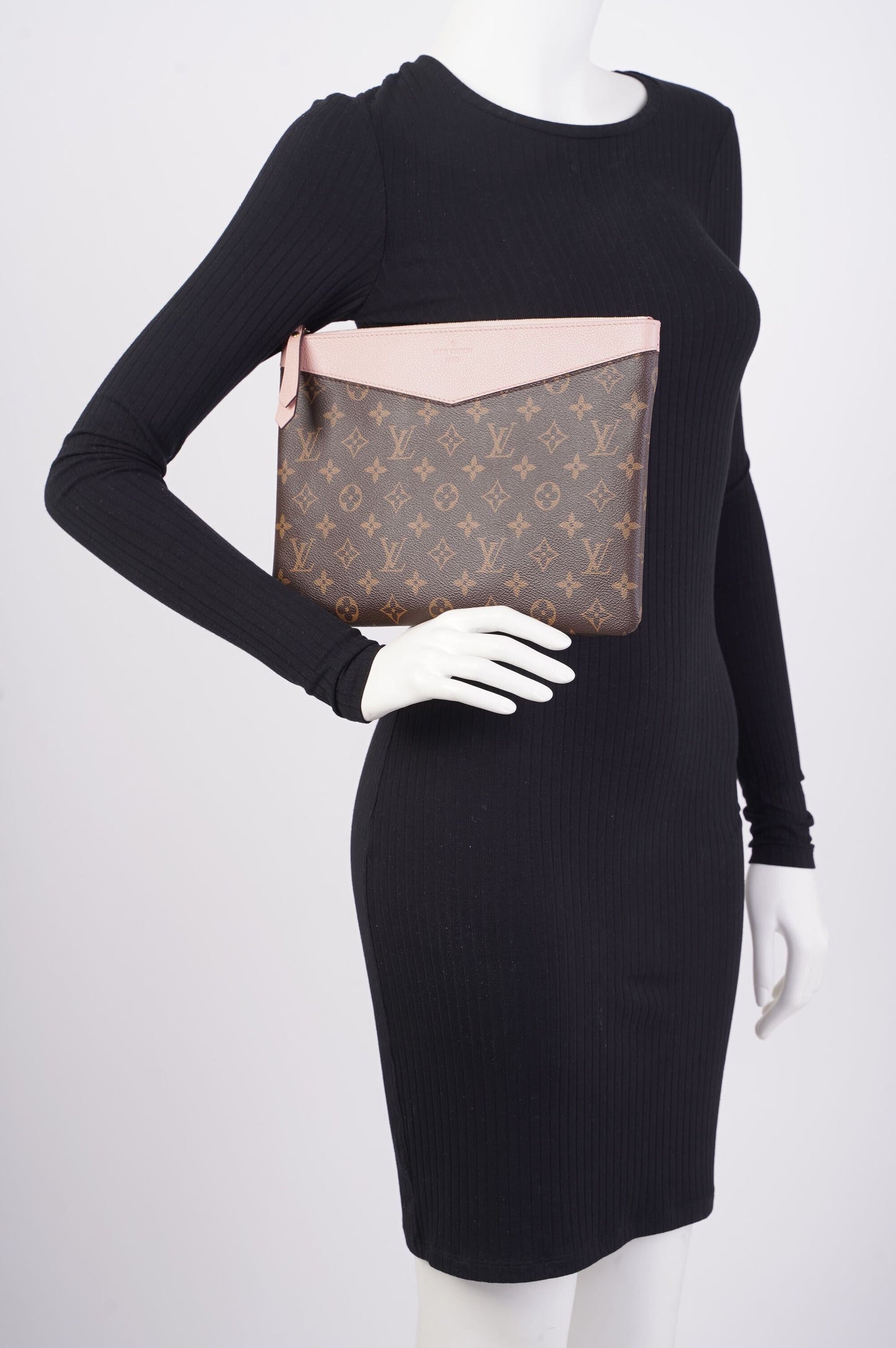 Louis Vuitton Daily Pouch Rose Poudre Monogram / Pink Canvas