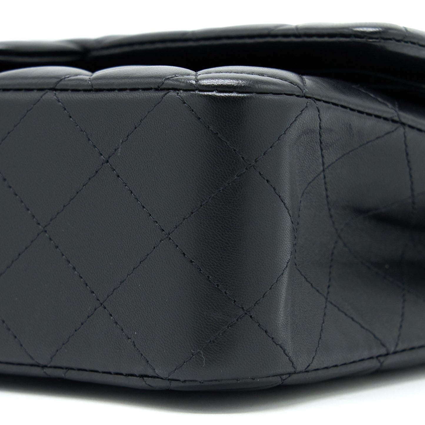 Chanel Medium Classic Flap Bag Lambskin Black R (Microchip)