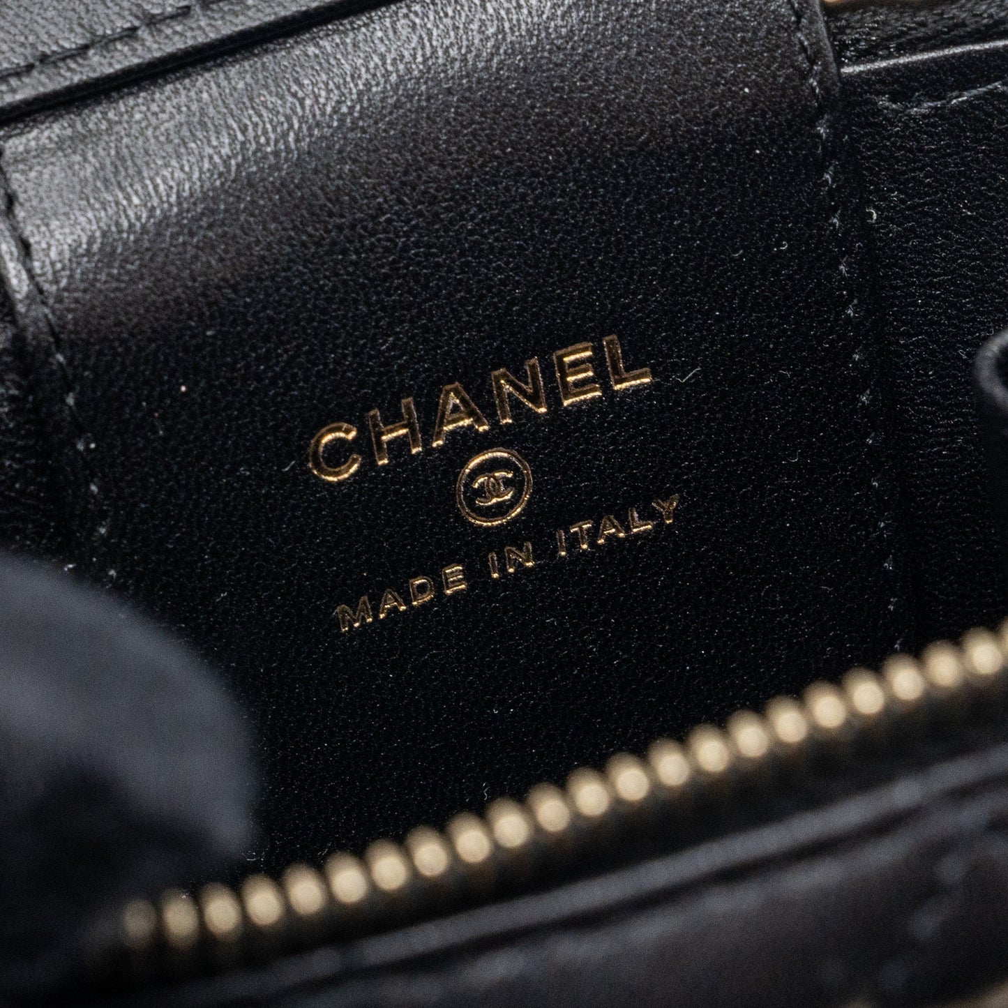 Chanel top handle mini vanity with chain lambskin black L (microchip)
