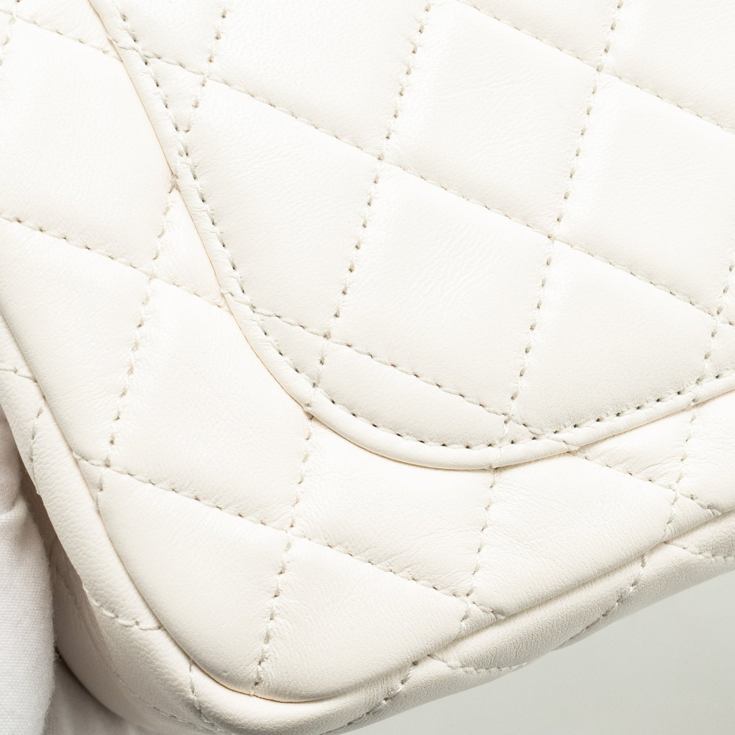 Chanel pearl crush mini rectangular flap bag lambskin White (microchip)