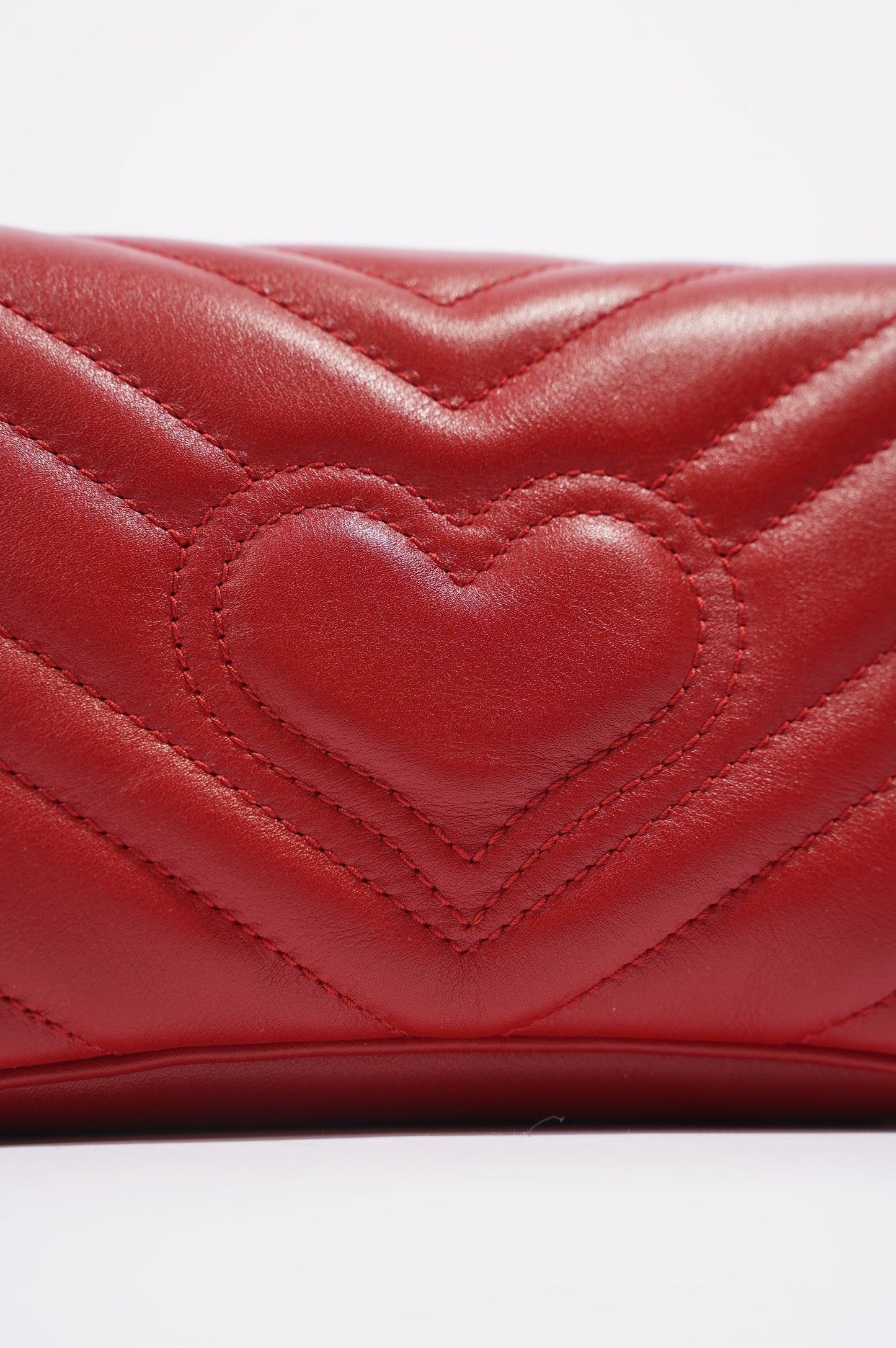 Gucci Womens Marmont Flap Red / Gold Super Mini
