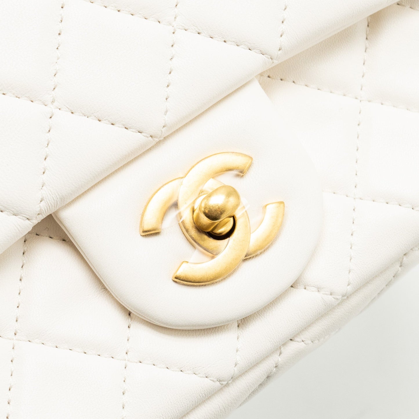 Chanel pearl crush mini rectangular flap bag lambskin White (microchip)